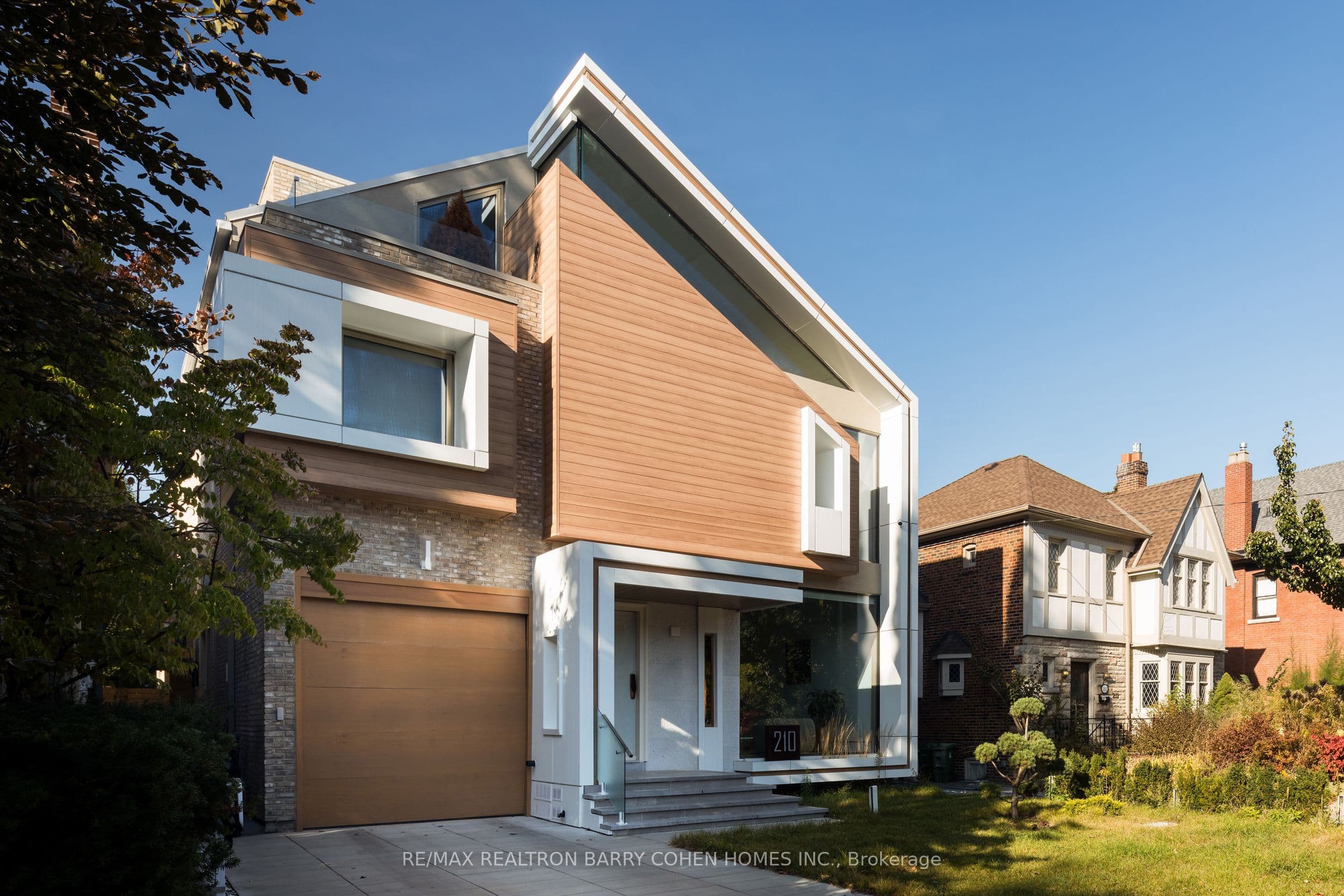 210 Glenayr Road — photo 1