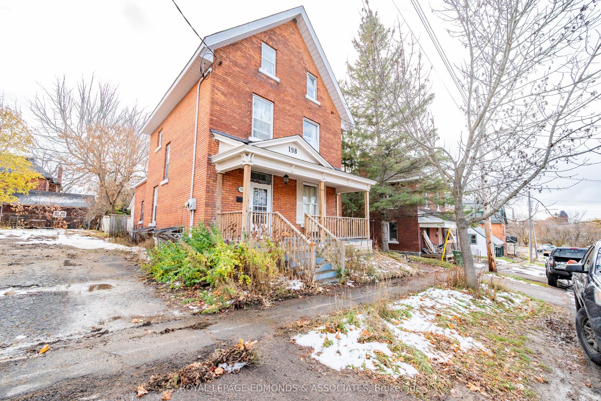 198 Mcallister Street — photo 1