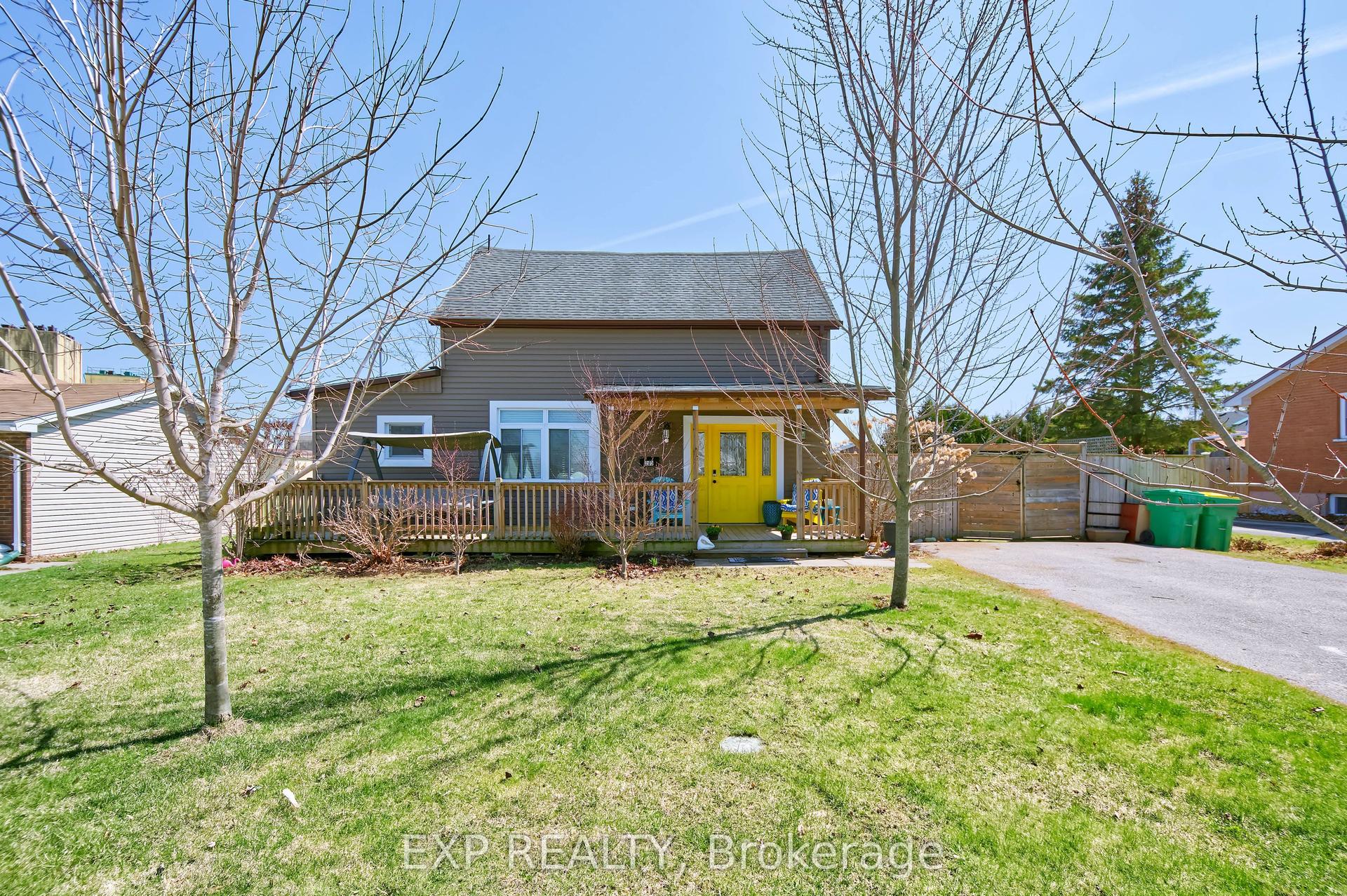 203 McKellar Street — photo 1