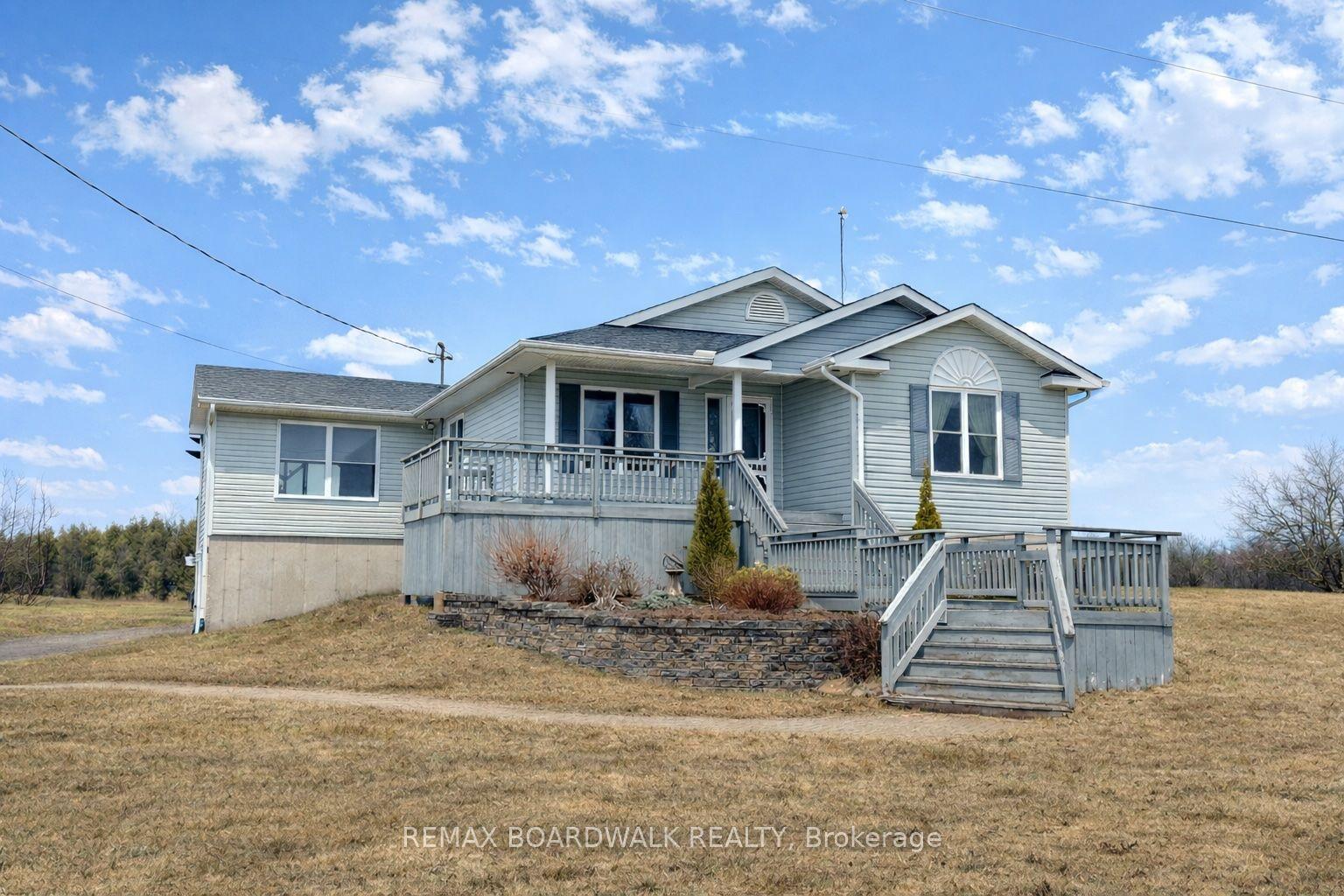 1918 Rosedale Road N — photo 1