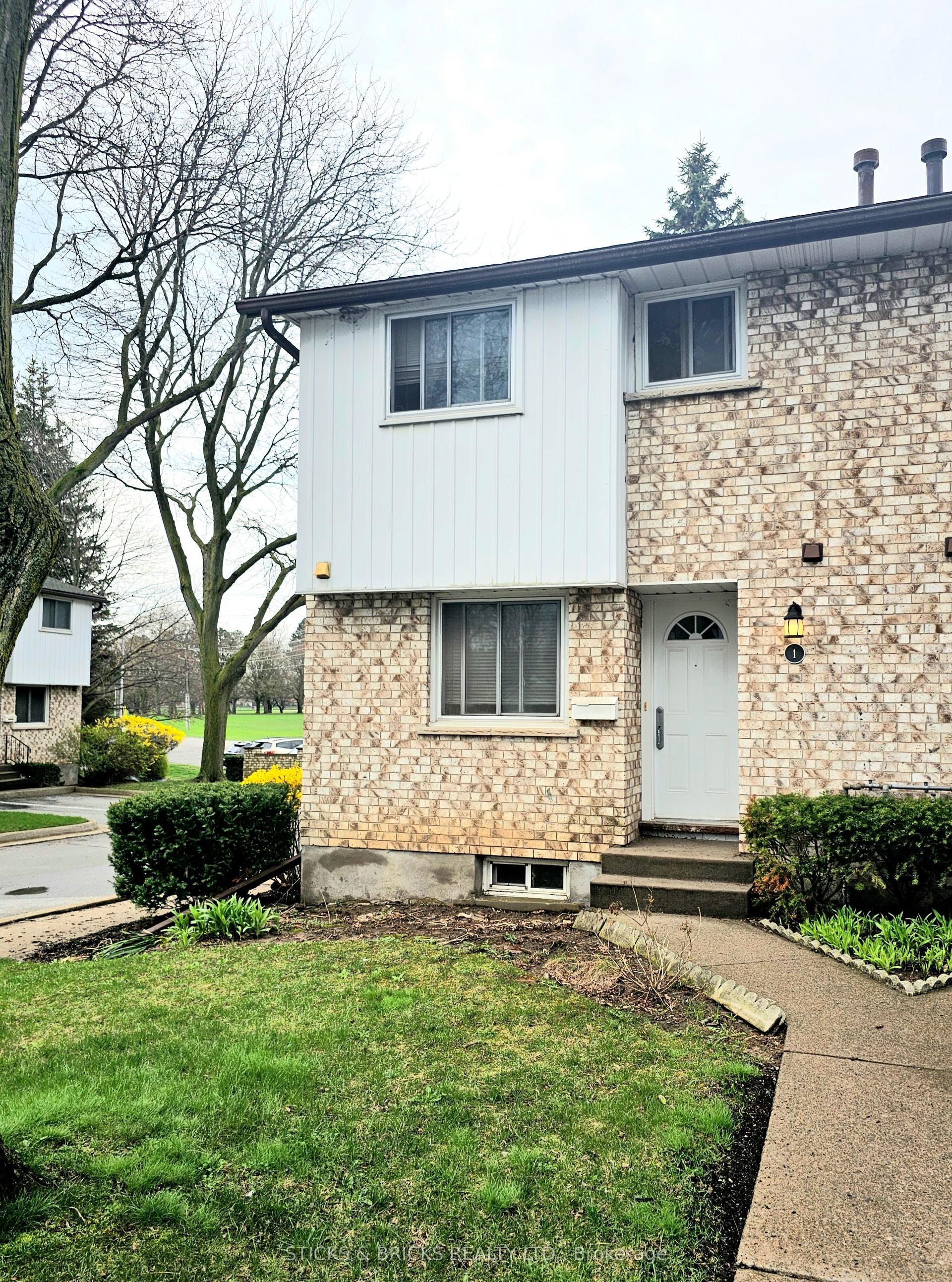 5815 SWAYZE Drive 1 #1 — photo 1