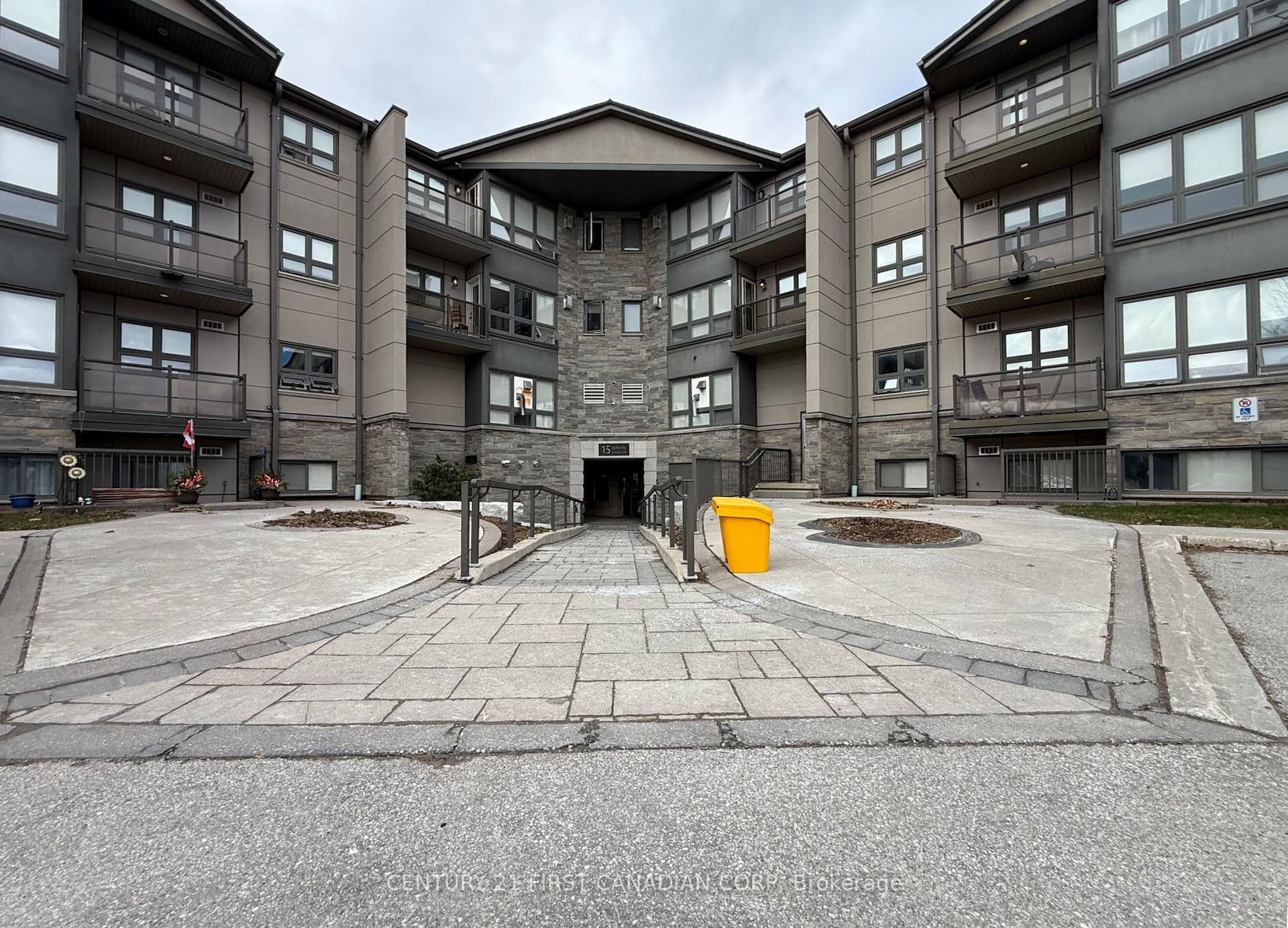 15 JACKSWAY Crescent 114 #114 — photo 1