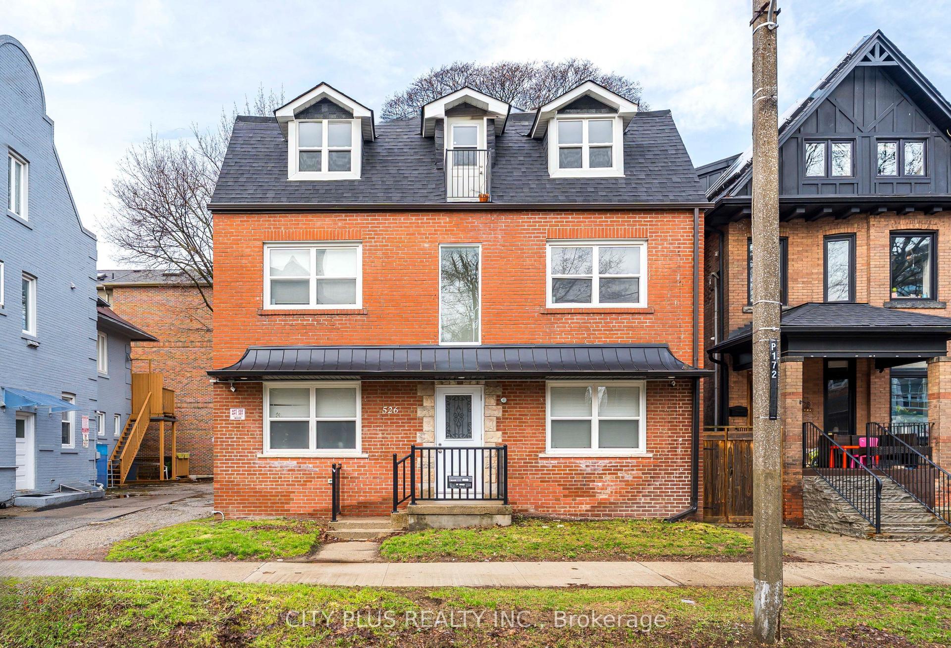 526 Huron Street 301 #301 — photo 1