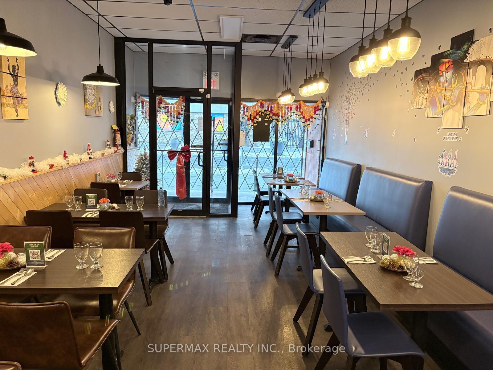 198 DUNDAS Street — photo 1