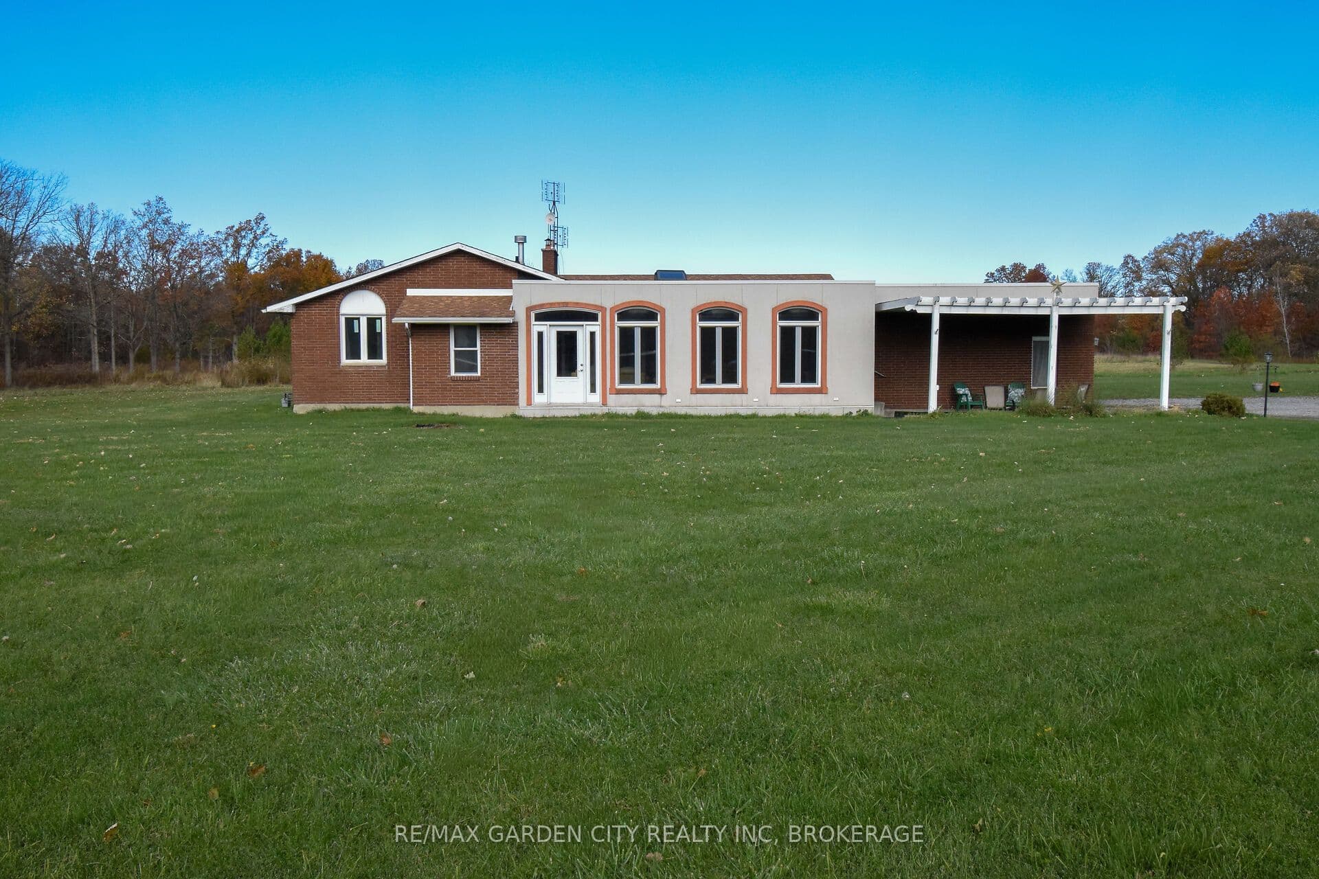 9735 CARL Road — photo 1