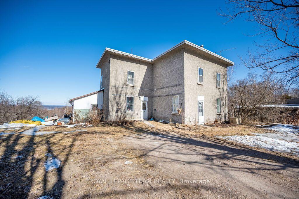 5106 OPEONGO Road W — photo 1