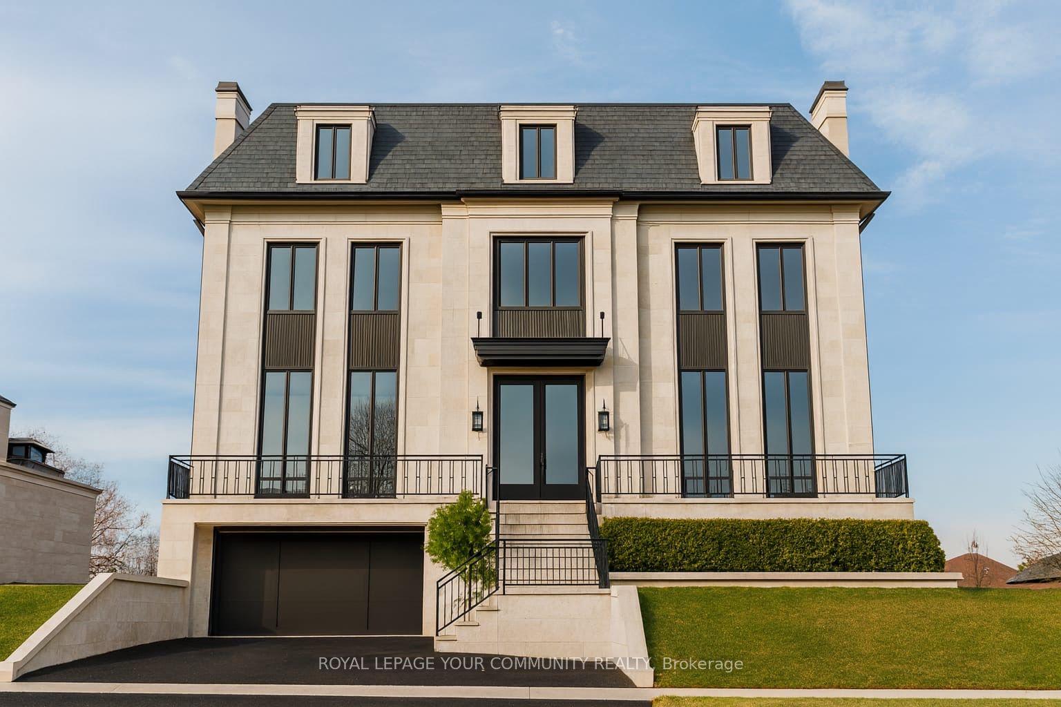 205 Heath Street W — photo 1