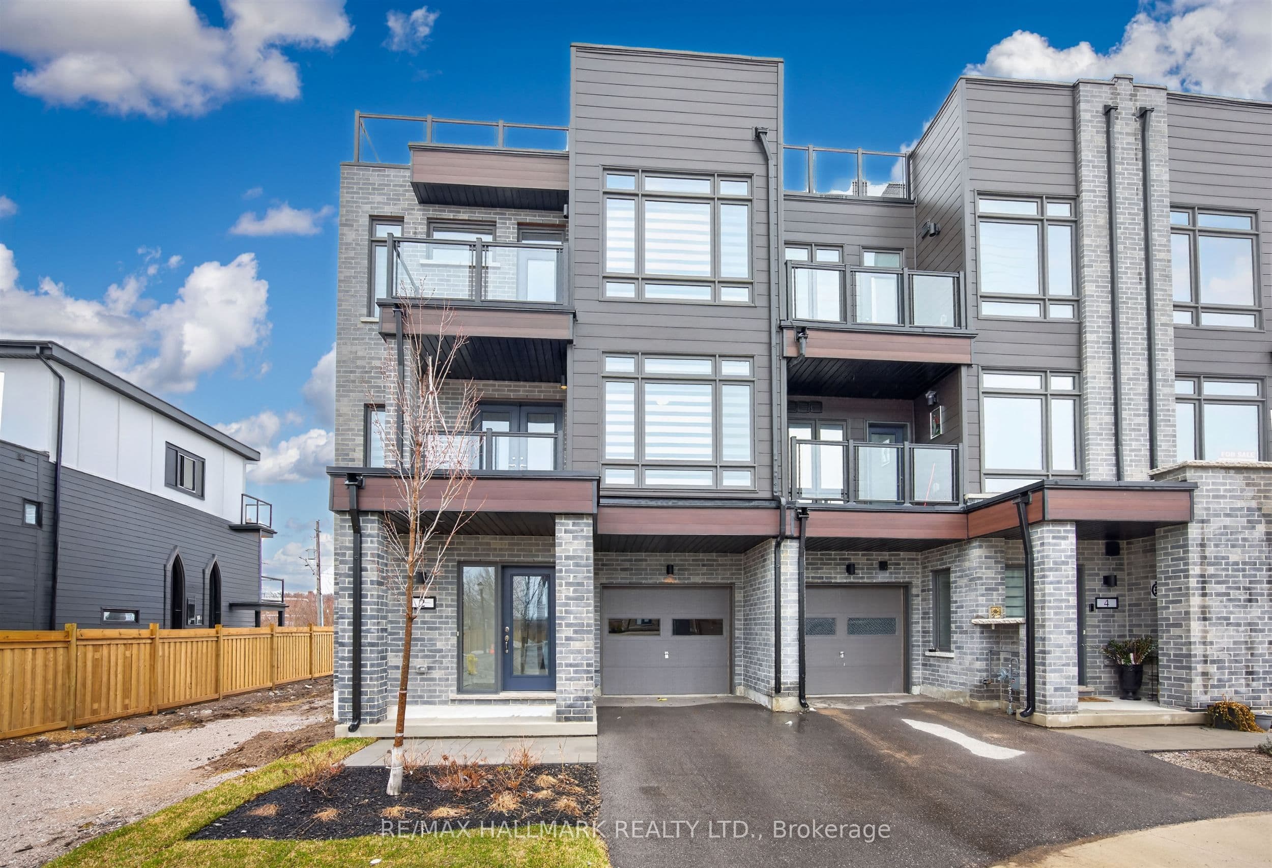 2 Wyn Wood Lane — photo 1