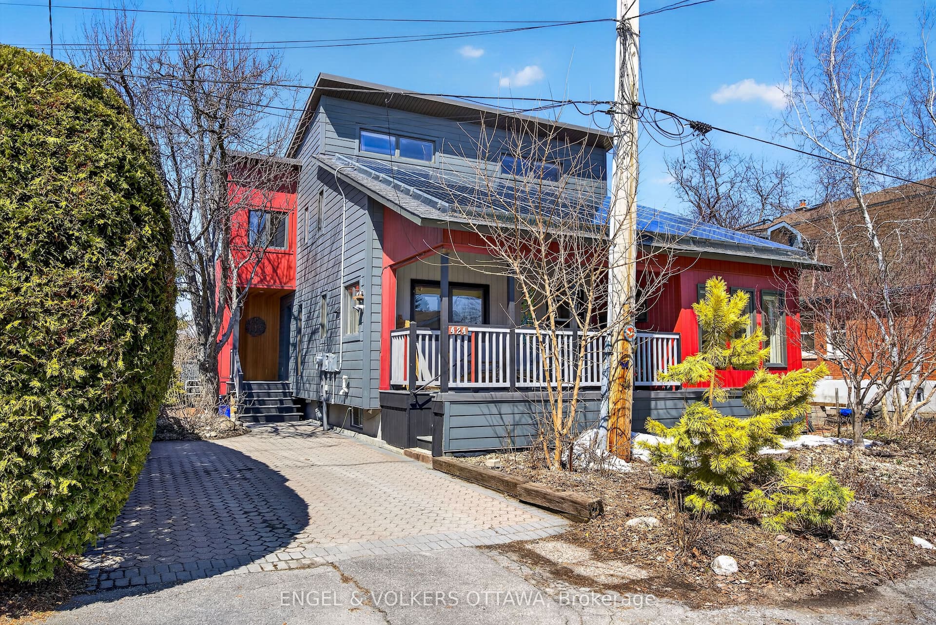 424 Lochaber Avenue — photo 1