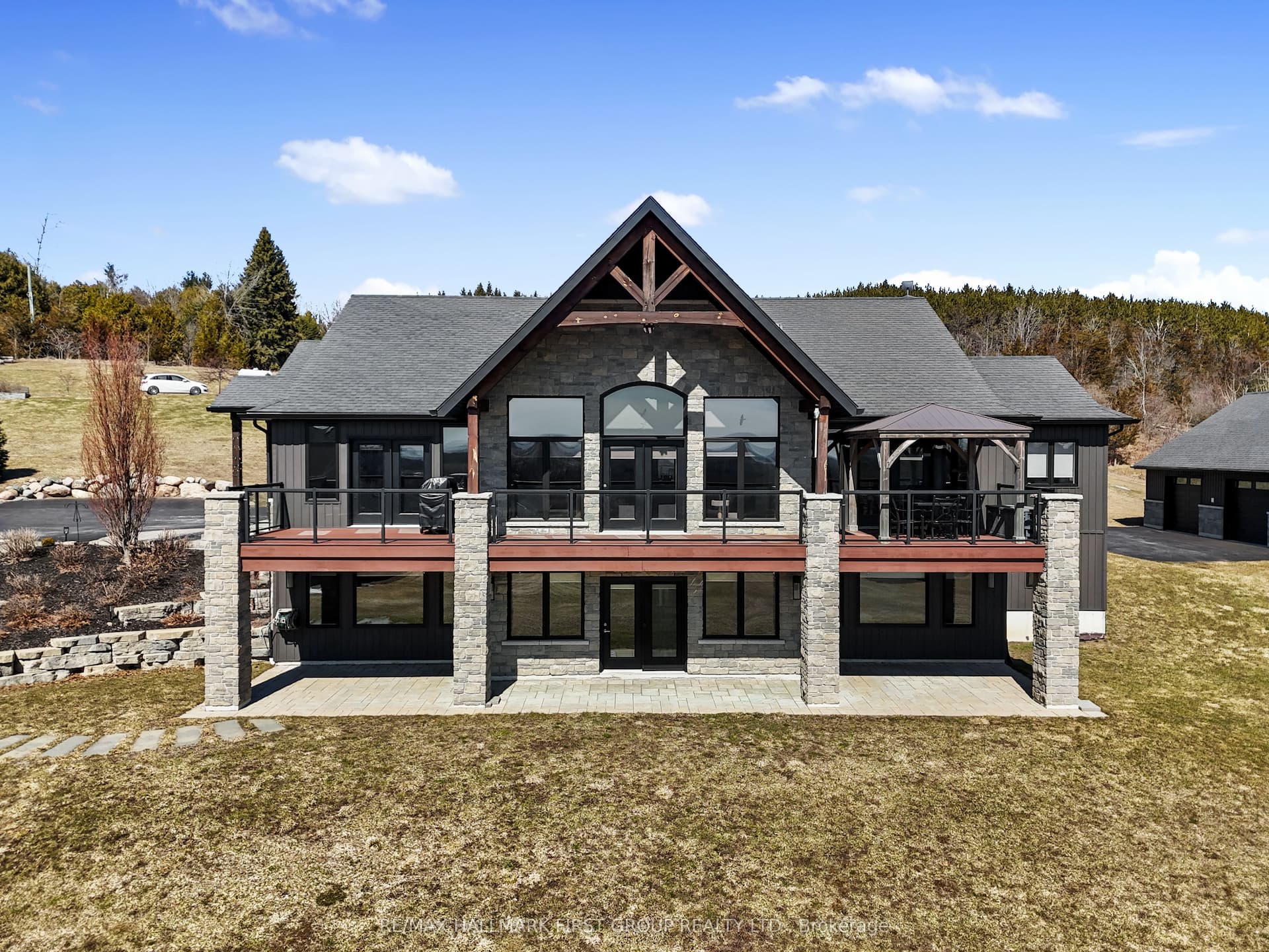 667 Huff Road — photo 1