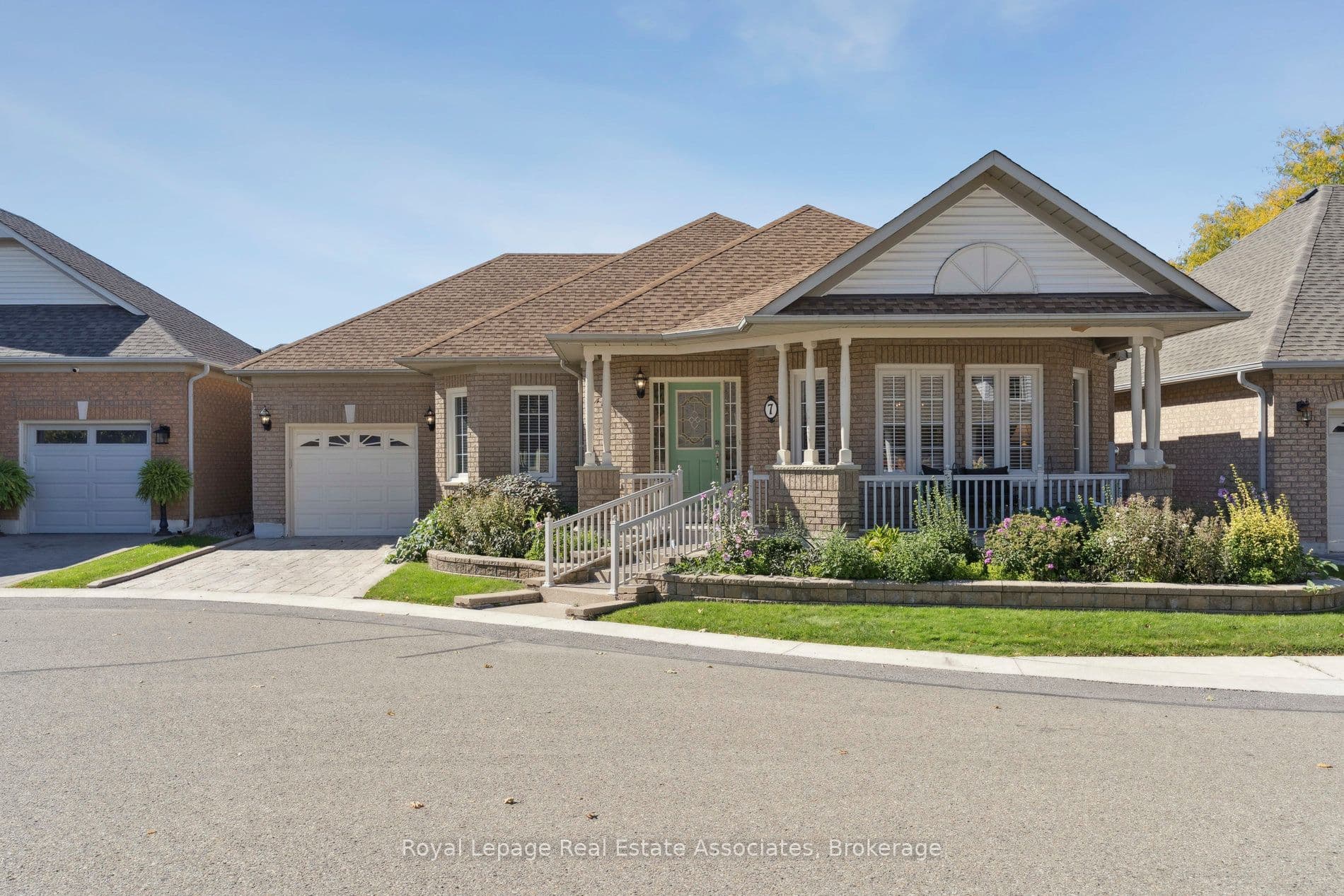 7 Powder Mill Court — photo 1