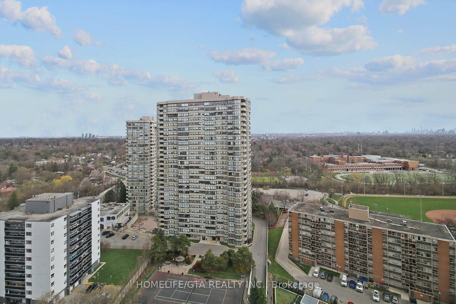 25 Cordova Avenue 1802 #1802 — photo 1