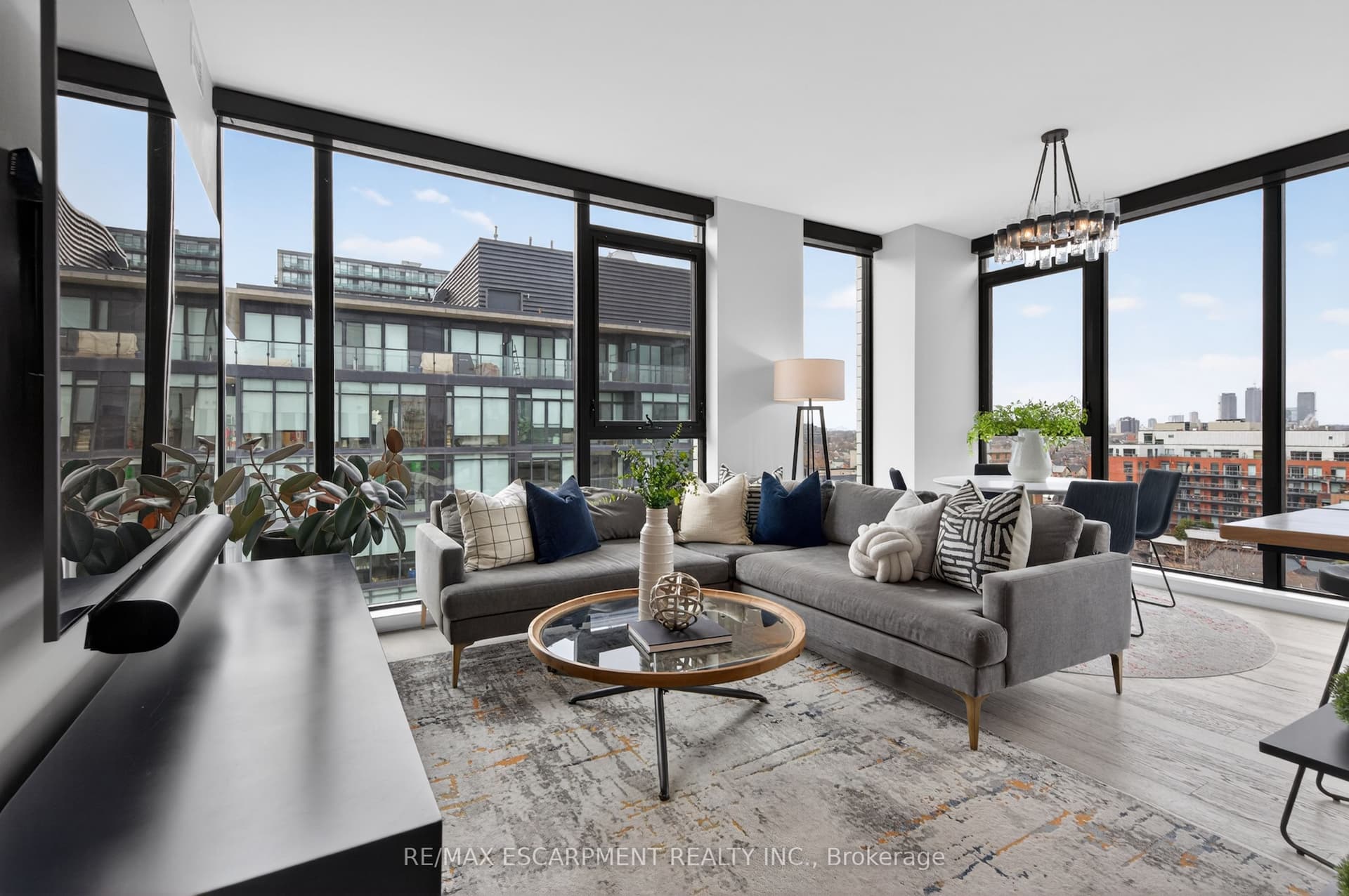 41 Dovercourt Road PH1001 #PH1001 — photo 1