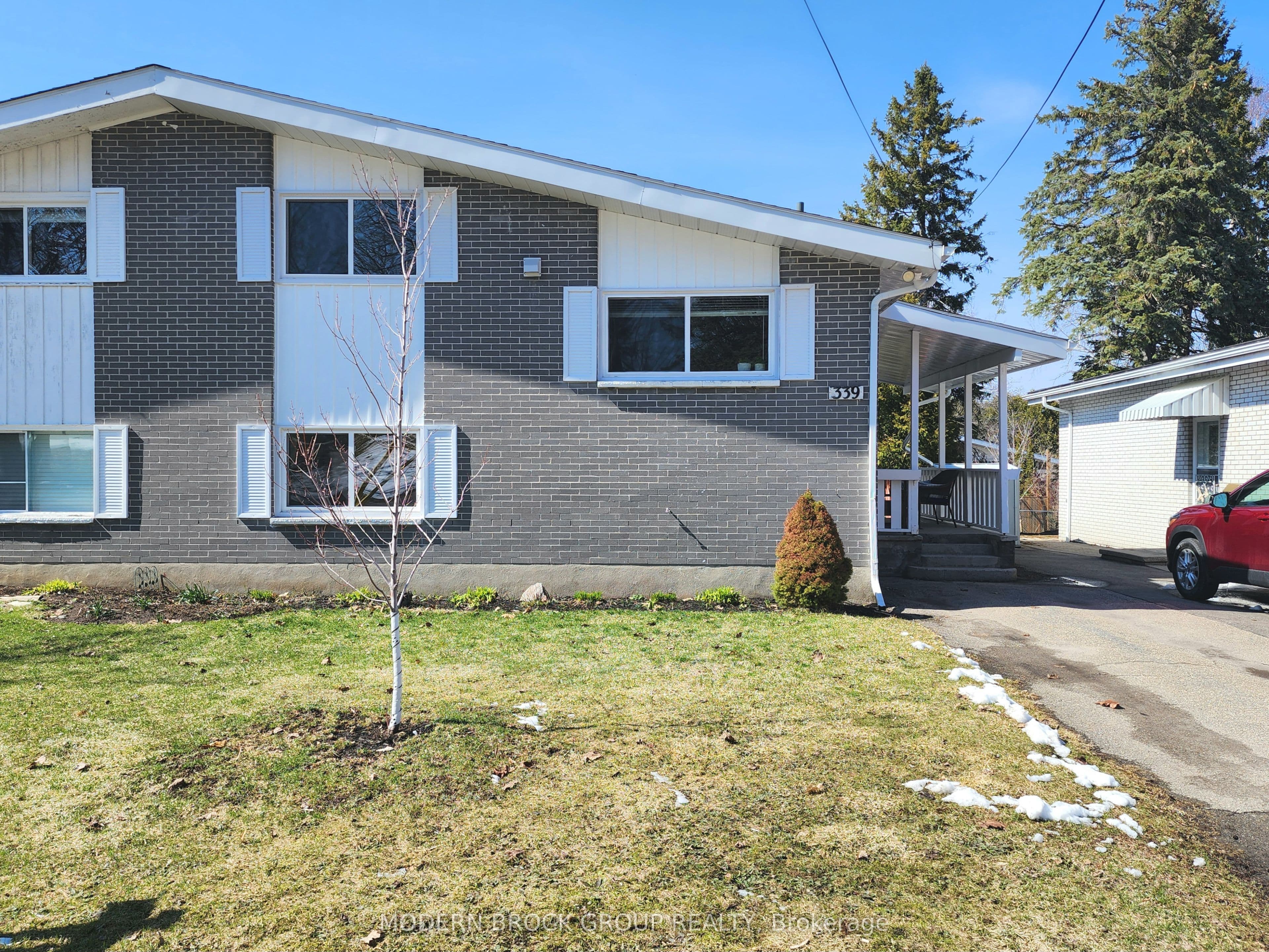 339 Abbott Street — photo 1