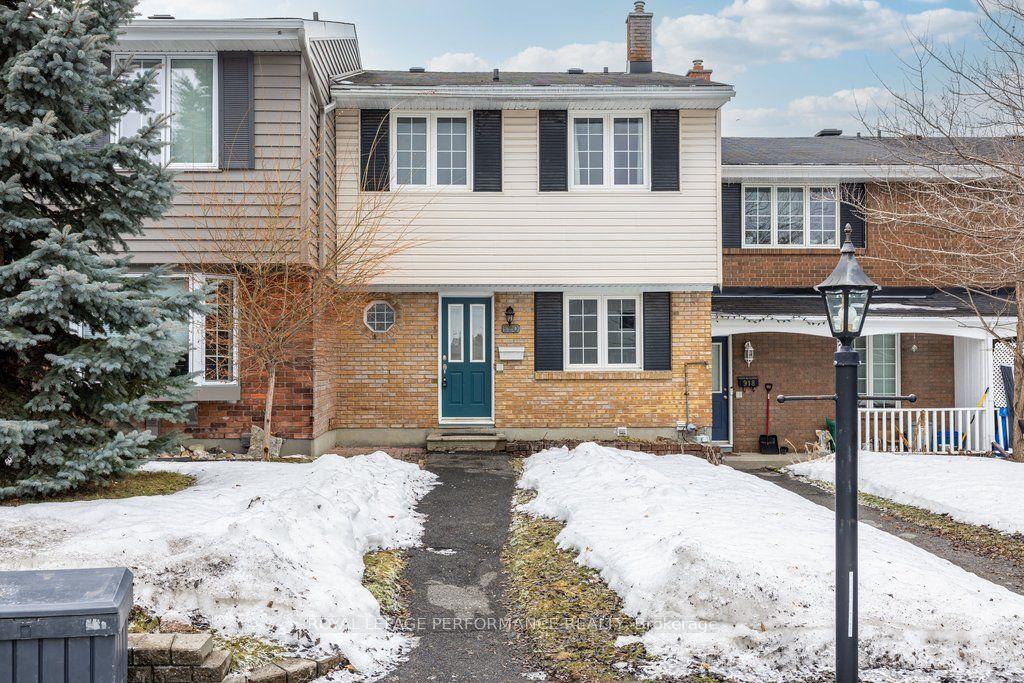 920 Walkley Road — photo 1