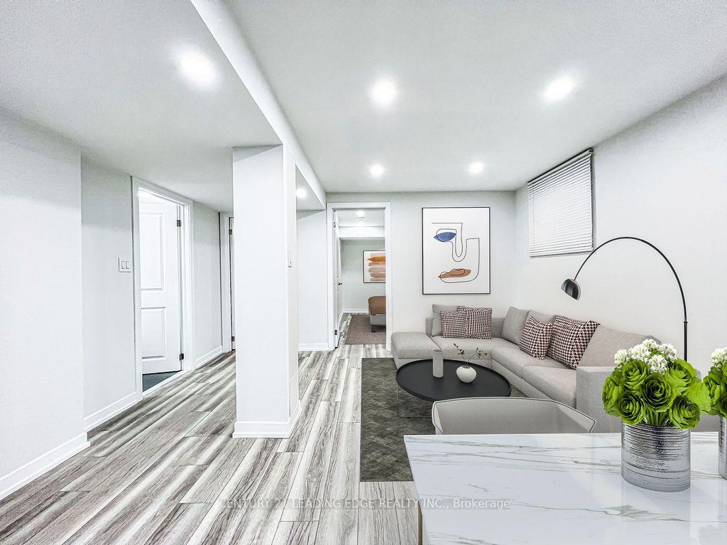 88 Hewitt Crescent — photo 1