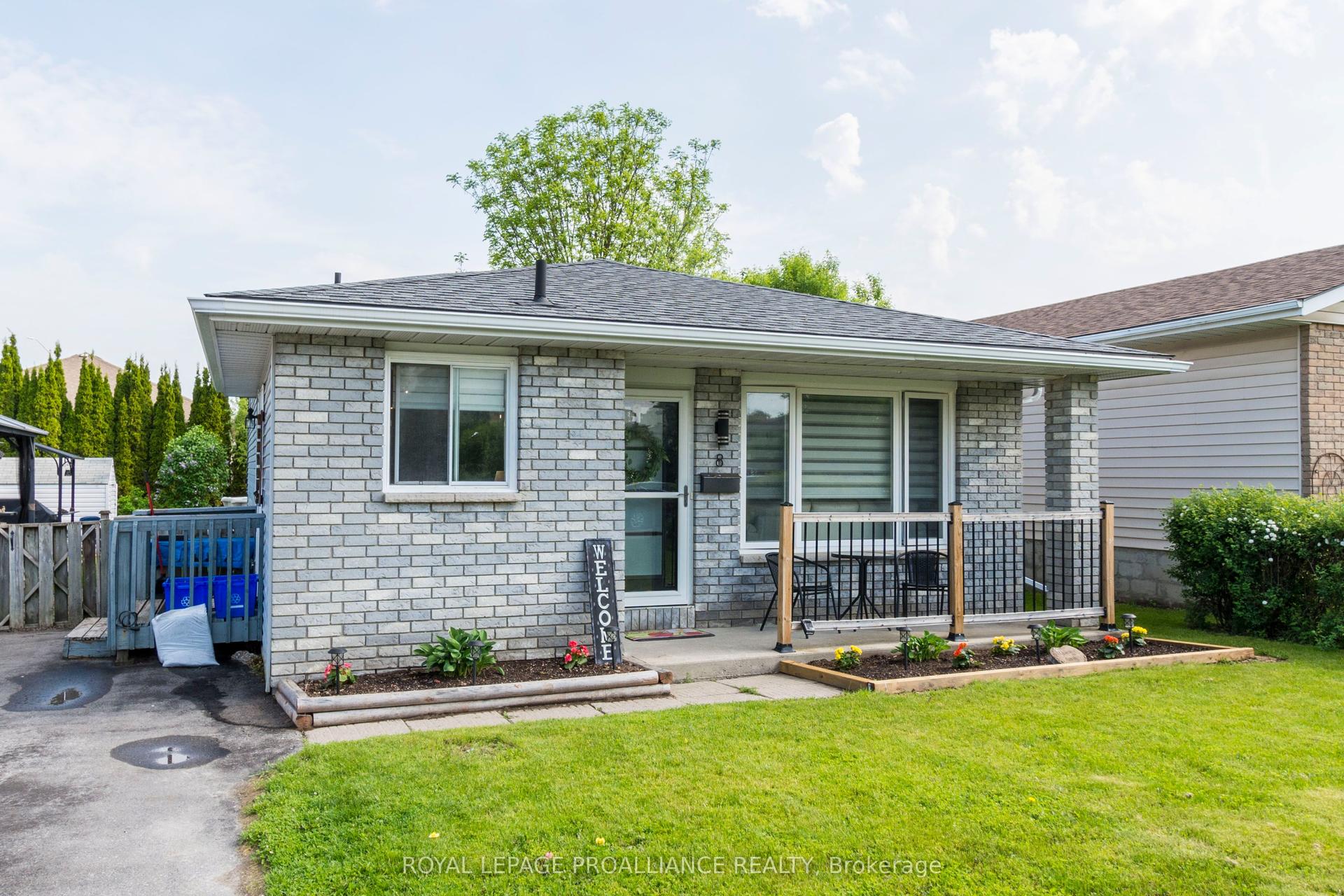 8 Birch Street — photo 1