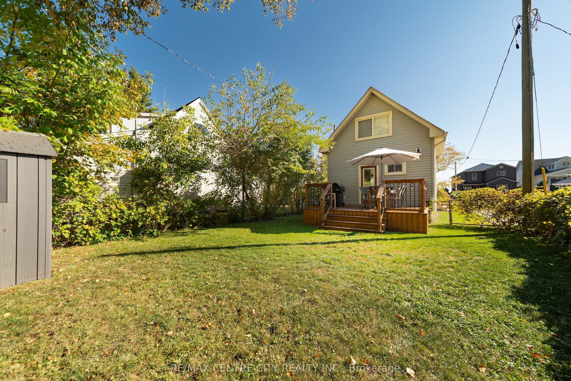 417 Edith Cavell Boulevard — photo 1