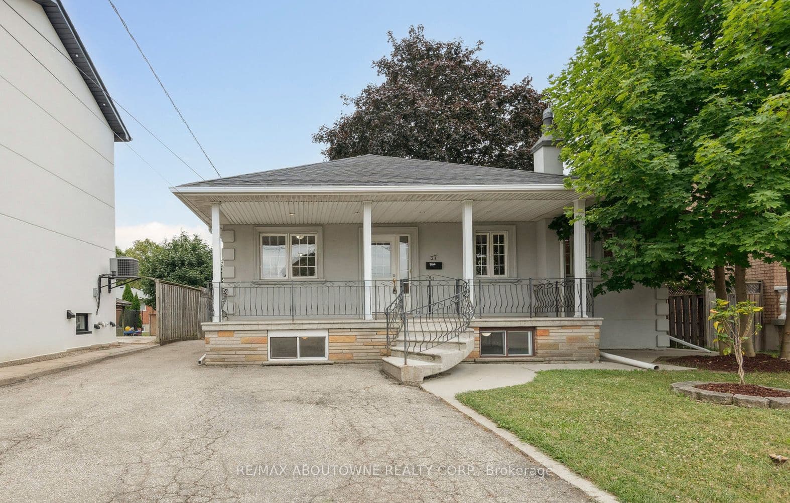 37 Brome Road — photo 1