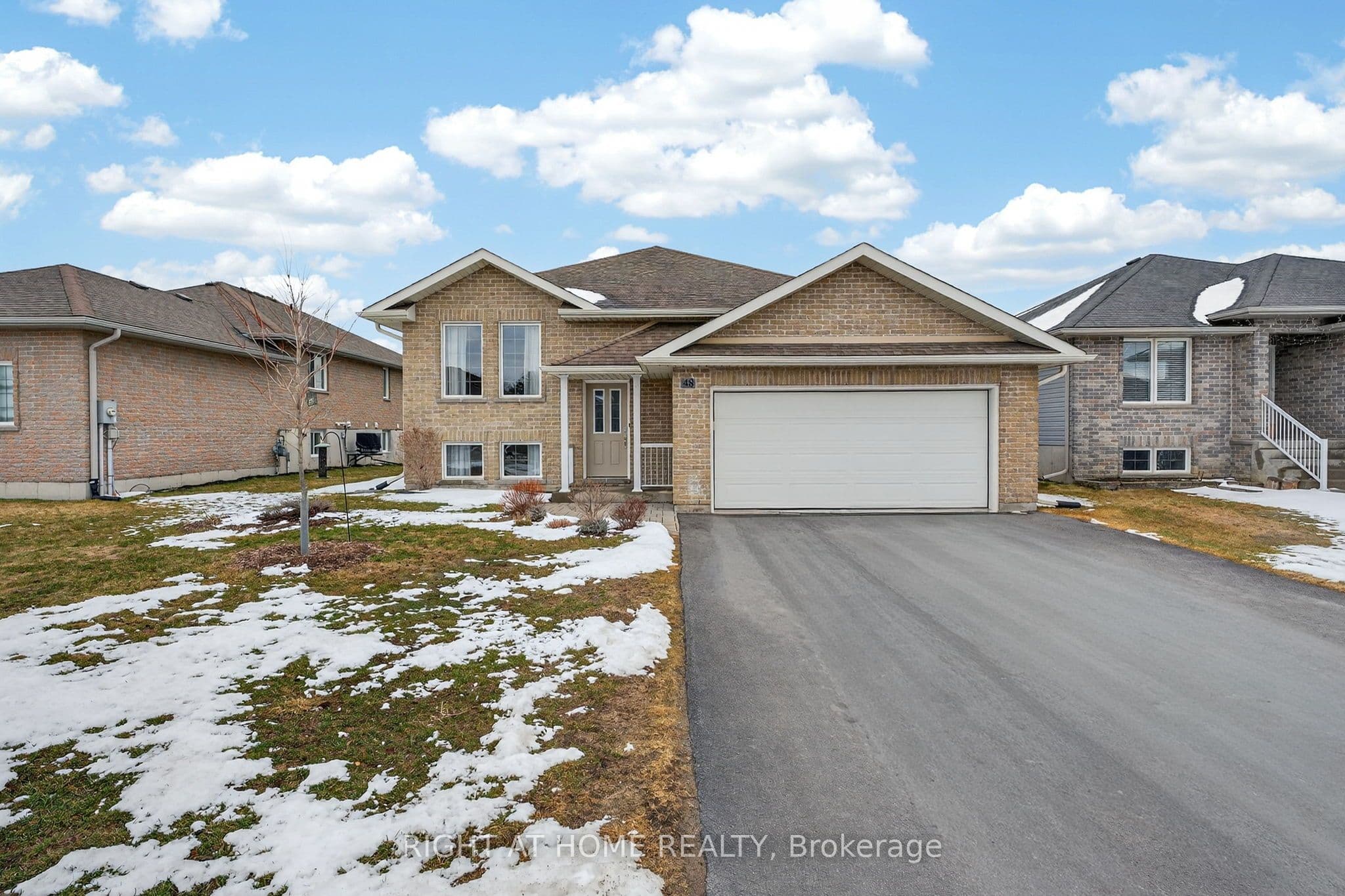 48 Freedom Crescent — photo 1