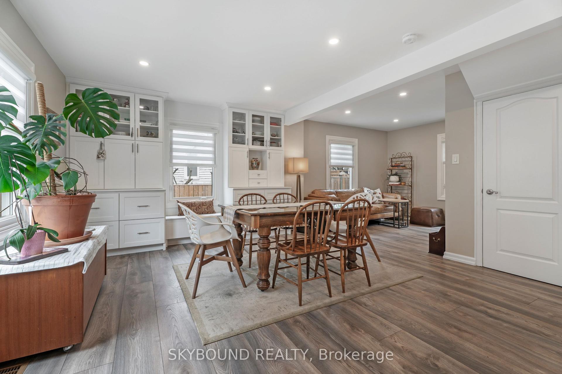 790 The Queensway N/A — photo 1