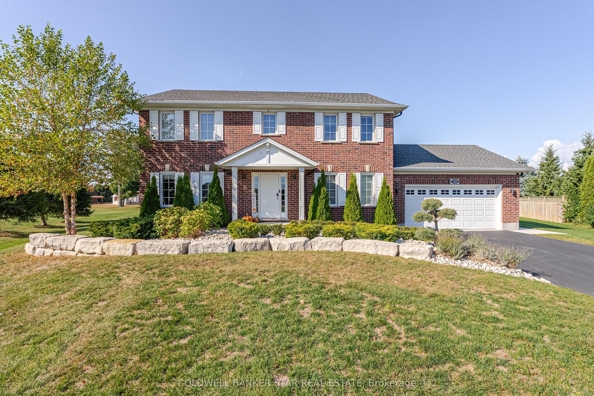 5229 Wales Crescent — photo 1