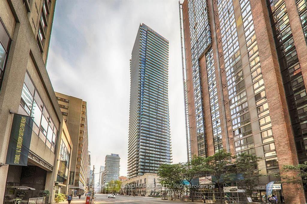 1080 Bay Street 402 #402 — photo 1