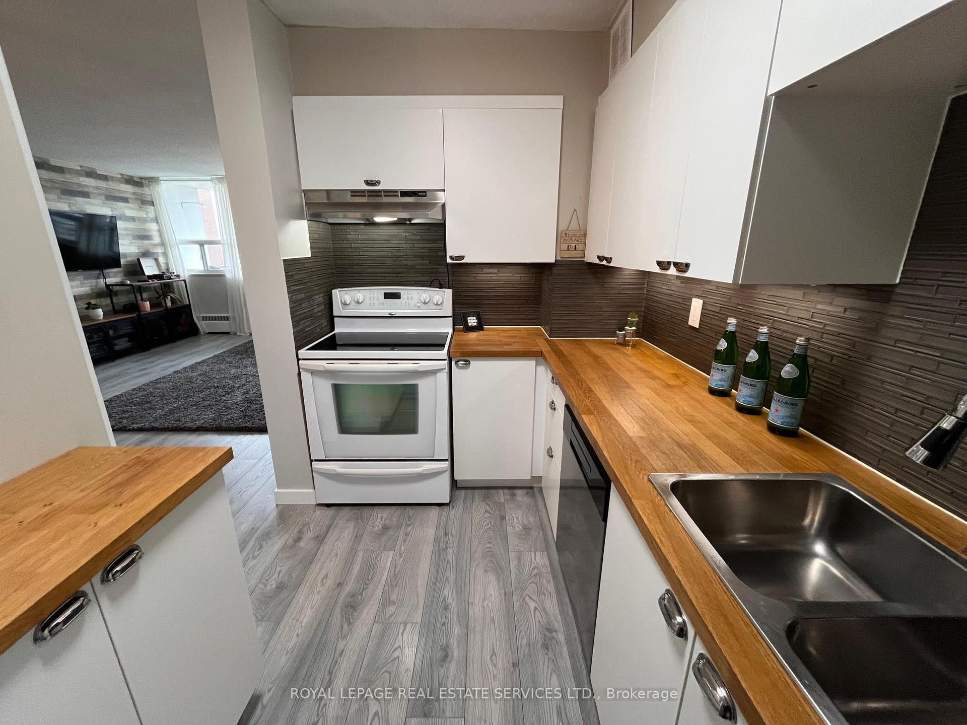 212 Kerr Street 601 #601 — photo 1