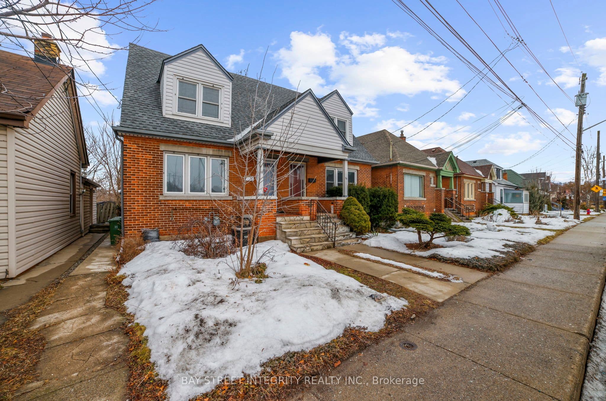 53 Paradise Road S — photo 1