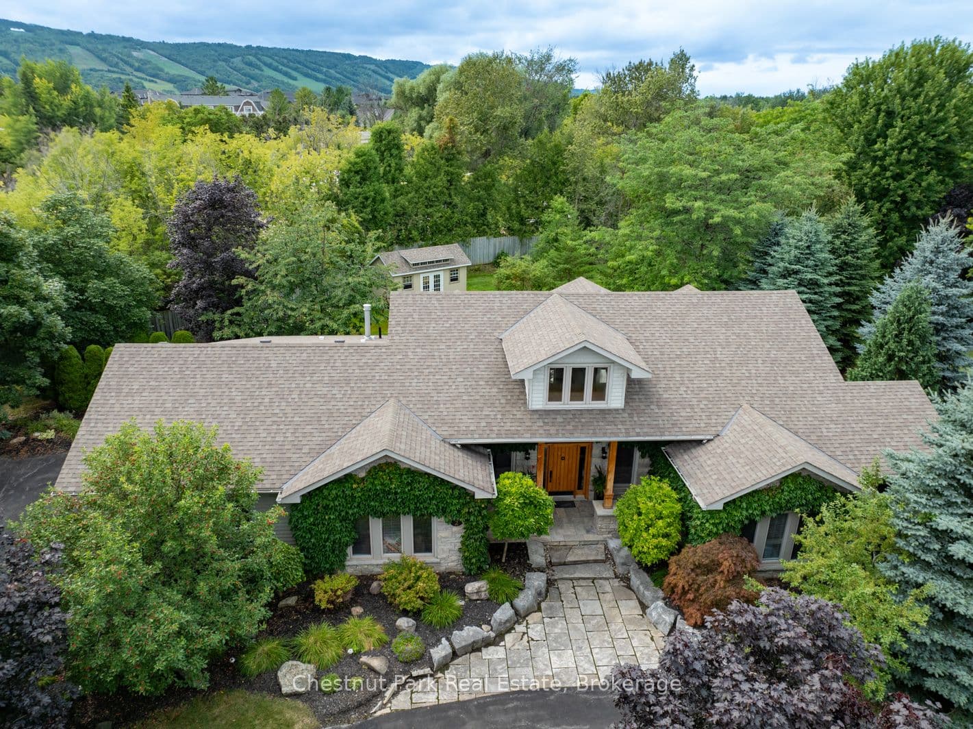 2 EVERGREEN Road — photo 1