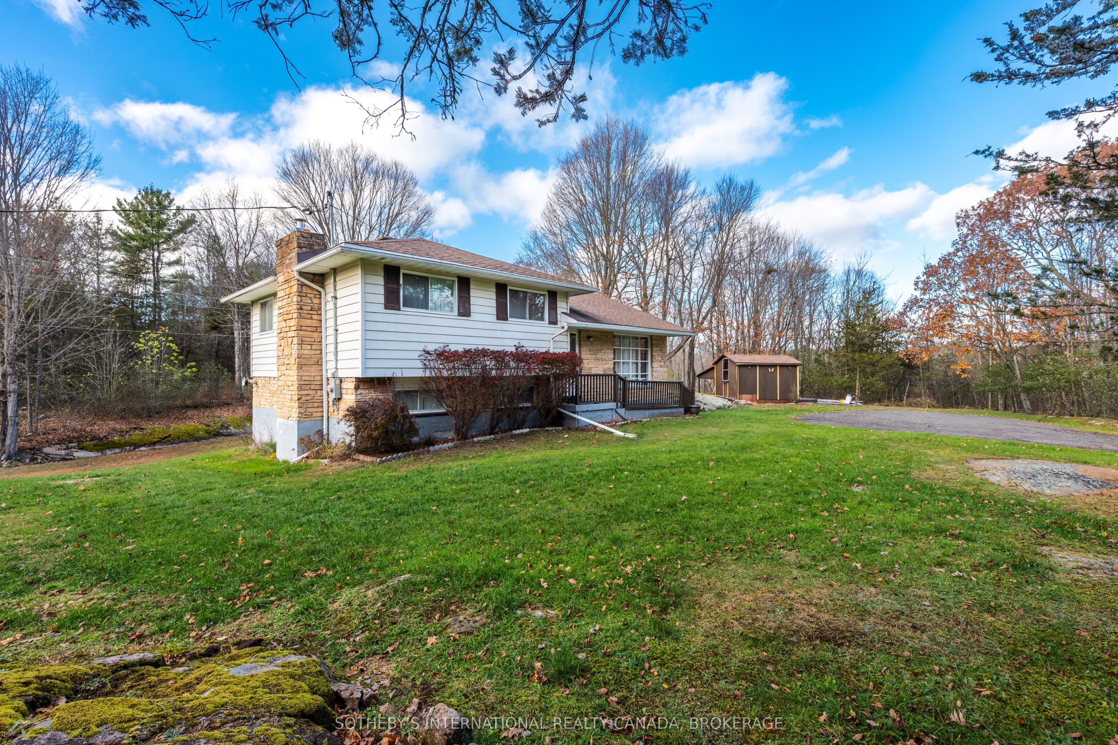 638 Thousand Islands Pky Parkway — photo 1