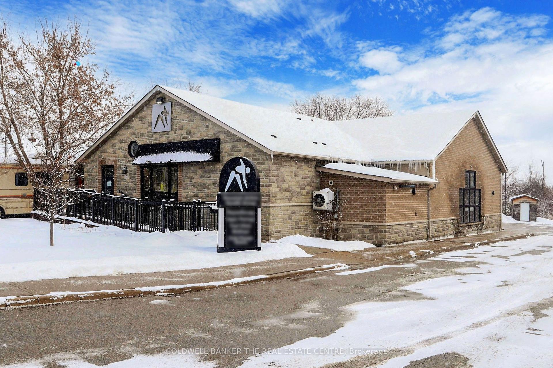 543 The Queensway N/A S — photo 1