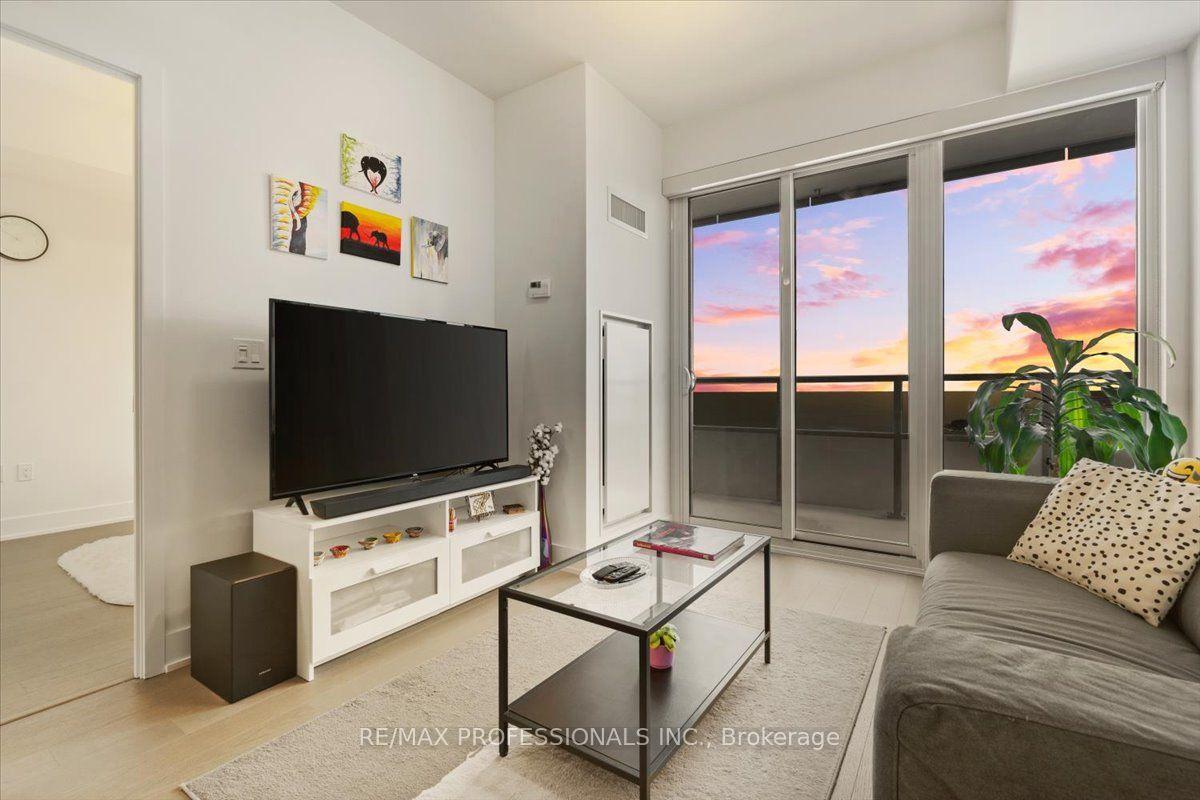 30 Shore Breeze Drive 3920 #3920 — photo 1