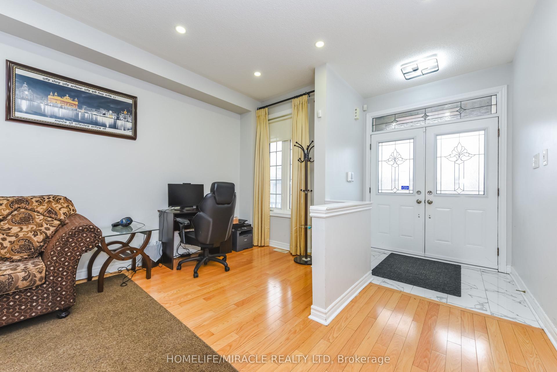 20 Gamson Crescent — photo 1