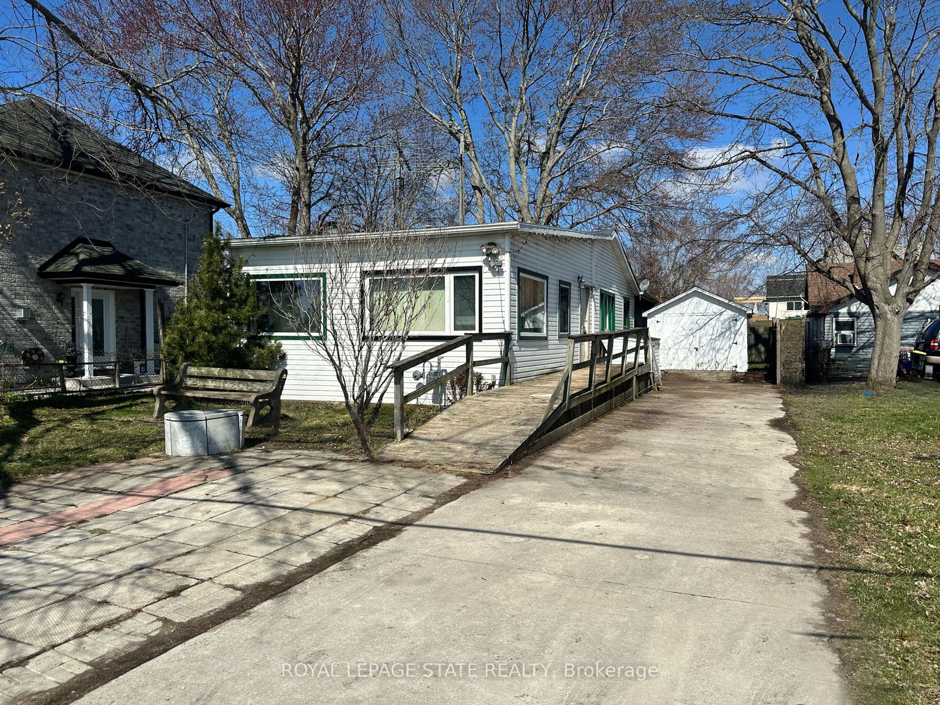 2483 North Shore Drive — photo 1