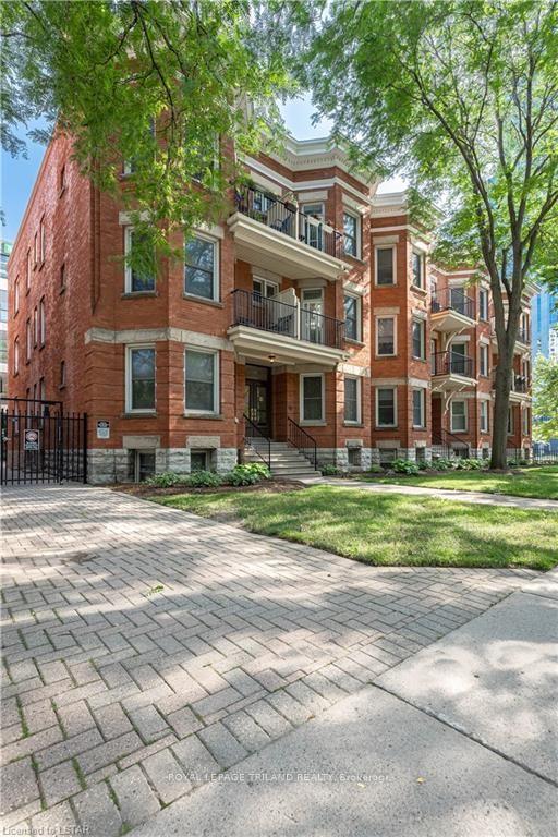 275 Queens Avenue 301 #301 — photo 1