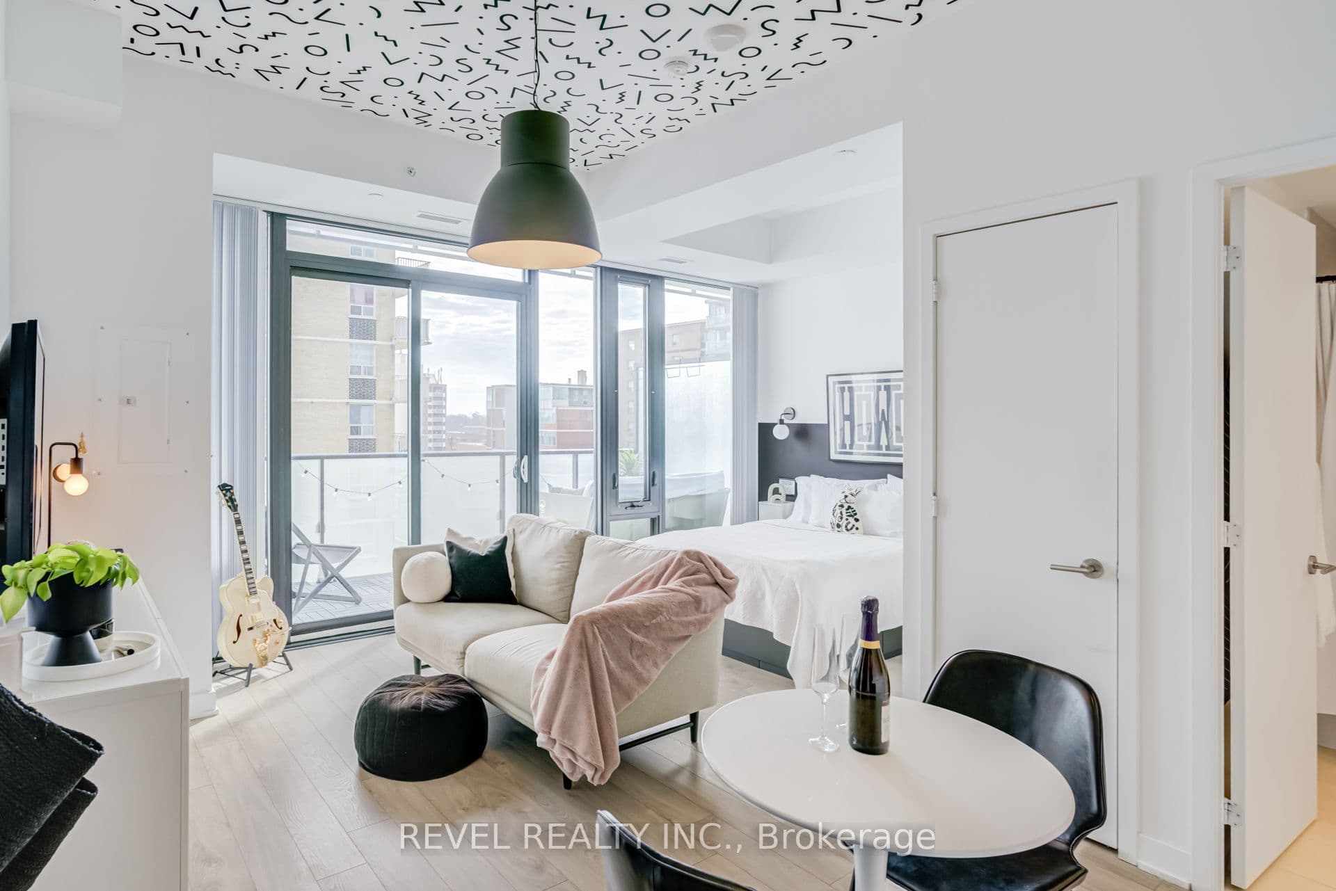 185 Roehampton Avenue 609 #609 — photo 1