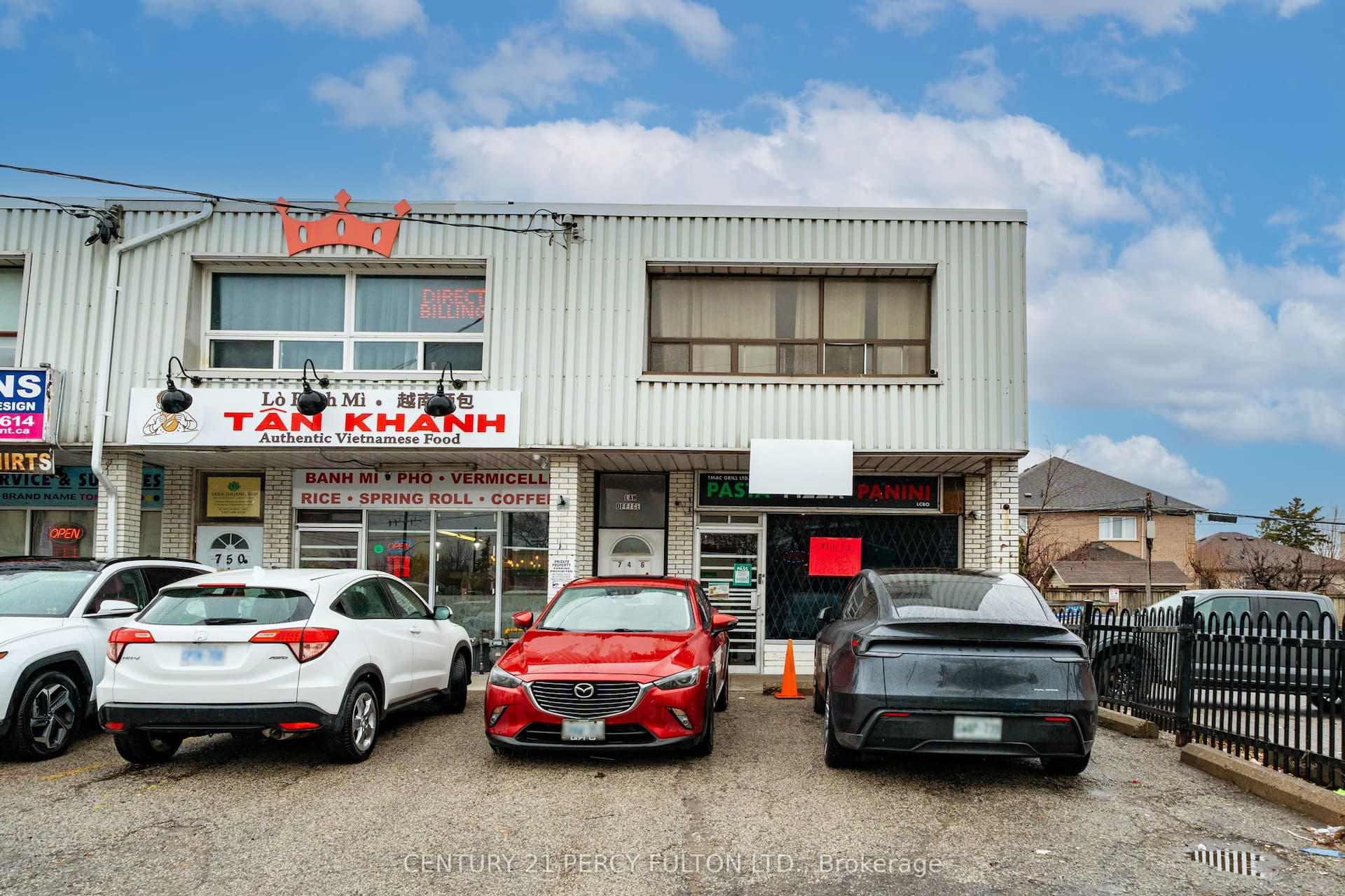 744-746 Wilson Avenue — photo 1