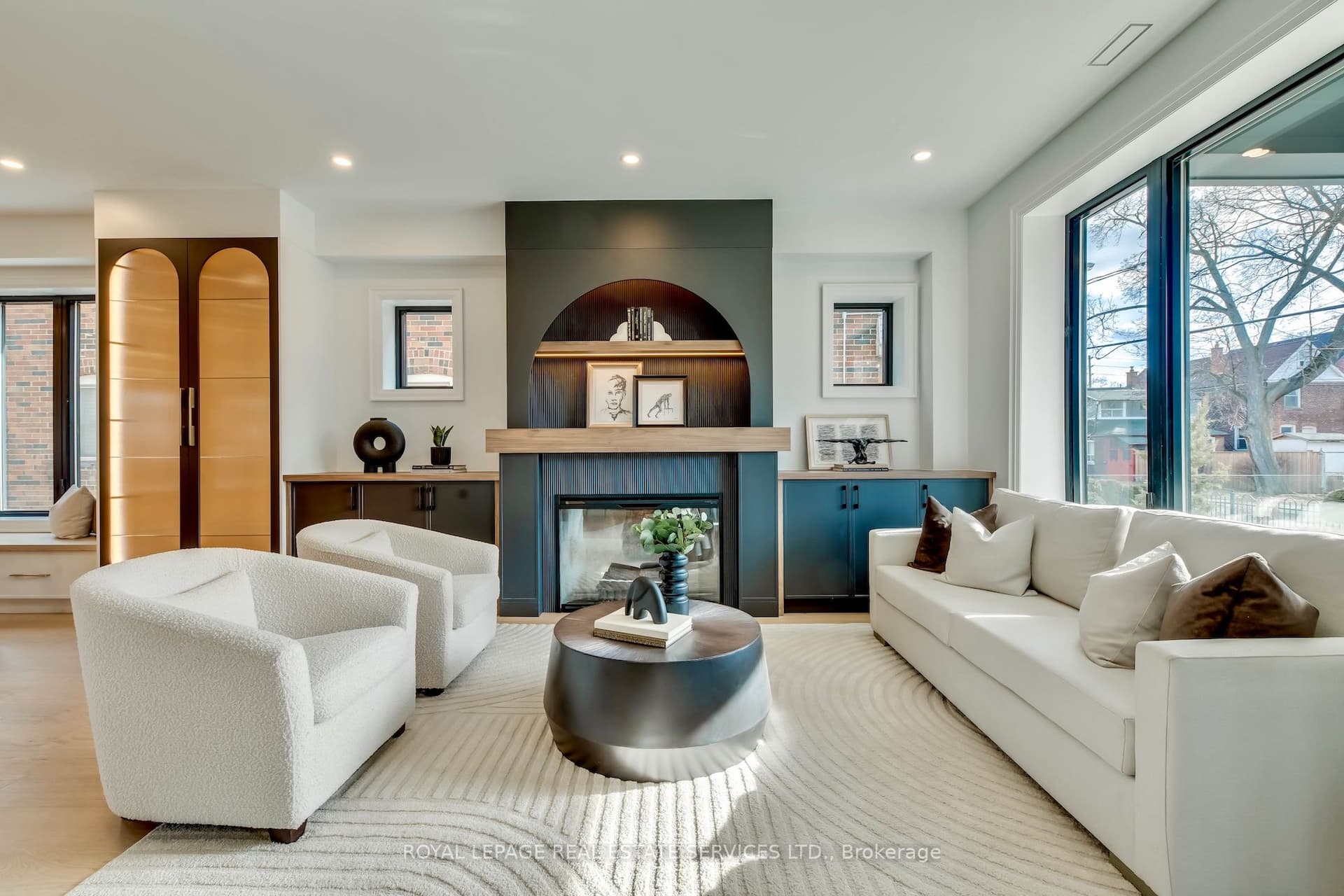 561 Durie Street — photo 1