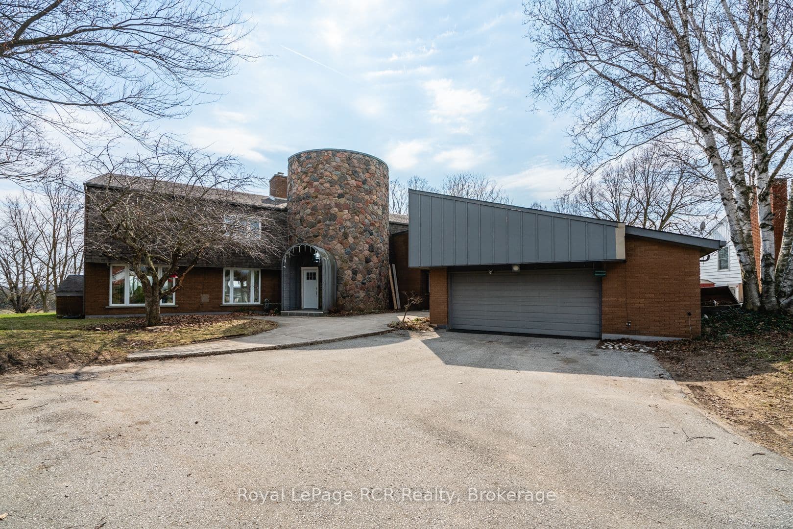 136 4th Avenue — photo 1