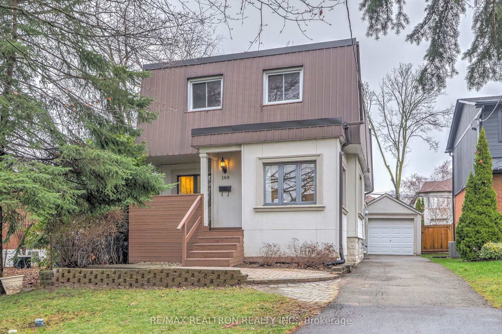 188 Maplehurst Avenue — photo 1