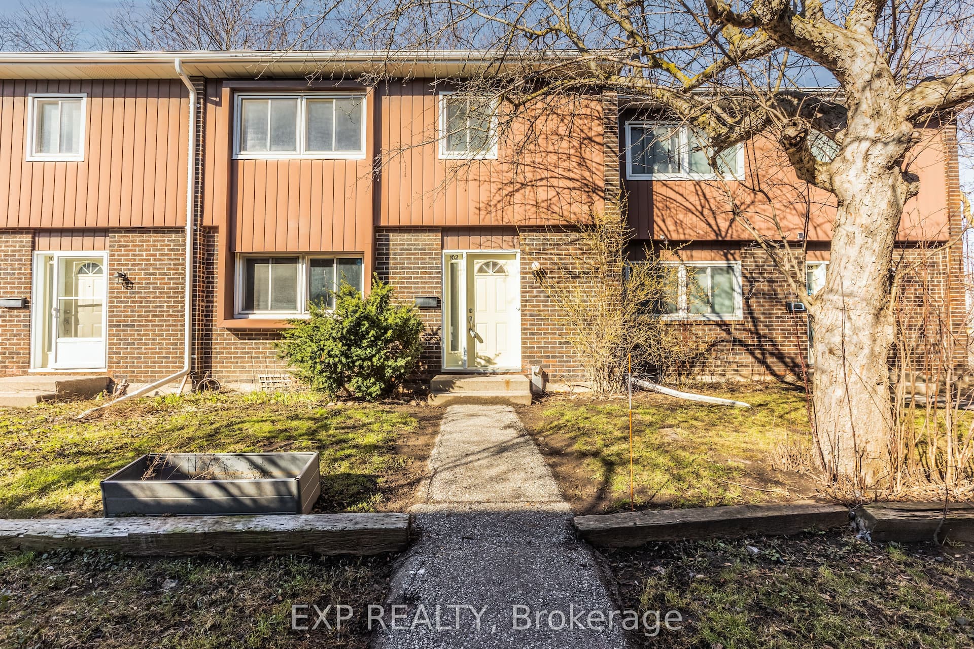 121 University Avenue E 102 #102 — photo 1