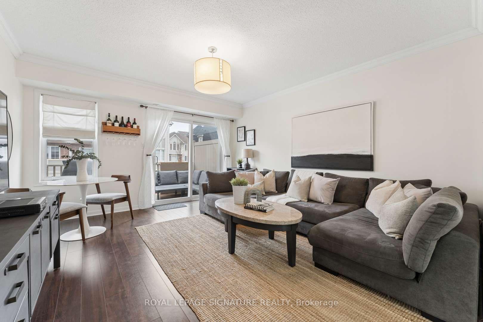 633 Dundas Street W 5 #5 — photo 1