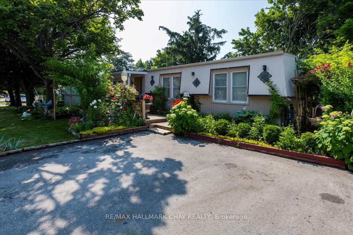 43 Linden Lane — photo 1