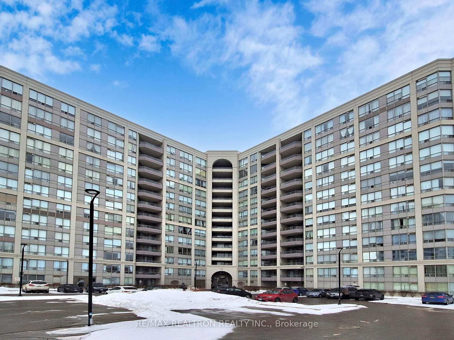 9017 Leslie Street PH10 #PH10 — photo 1