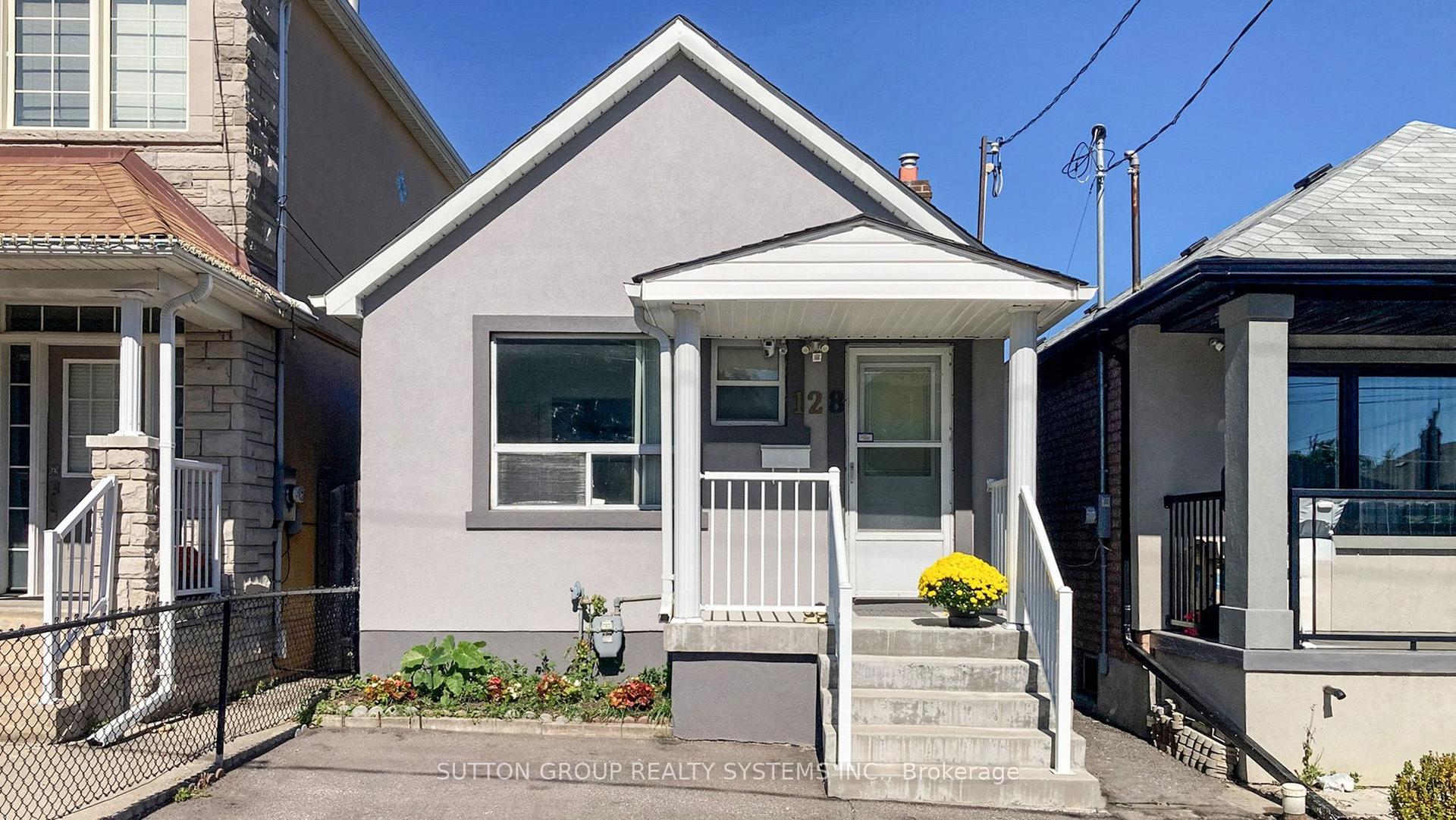 128 Northland Avenue — photo 1