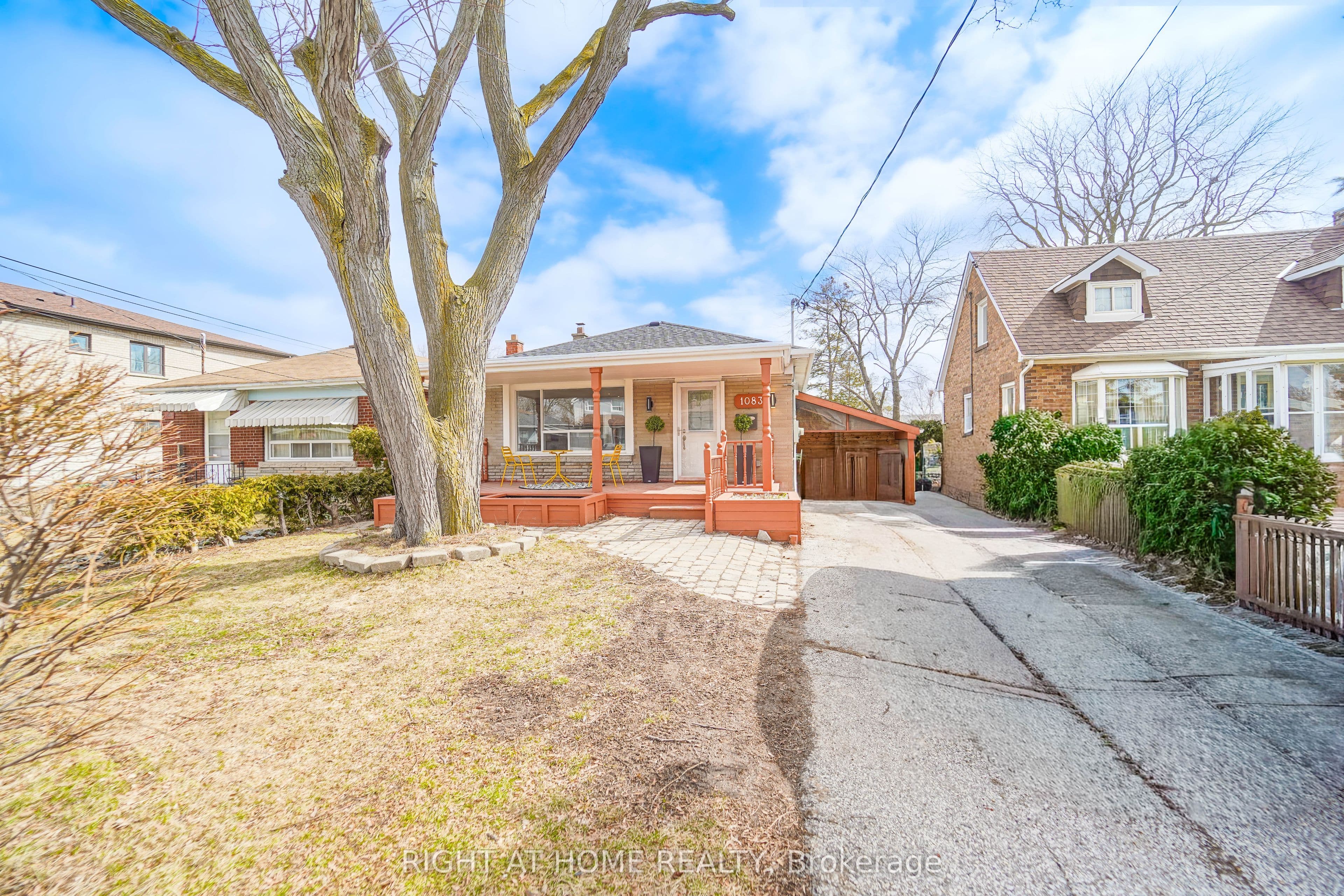 1083 Pharmacy Avenue — photo 1