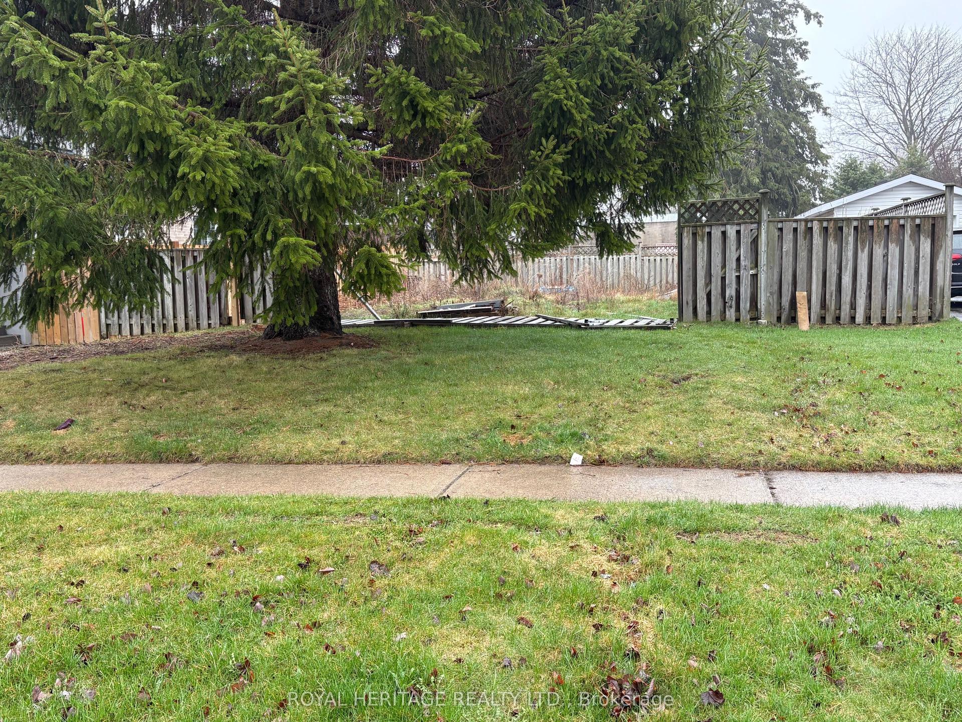 283 Humber Avenue — photo 1