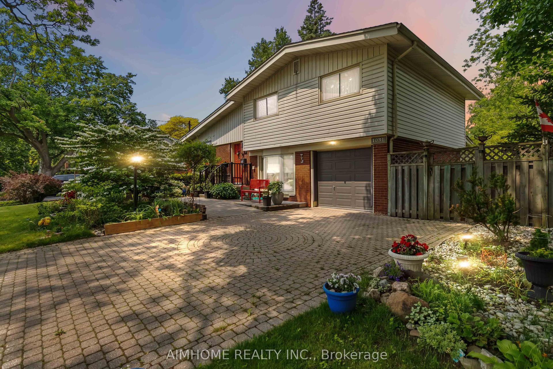 1031 Marley Crescent — photo 1