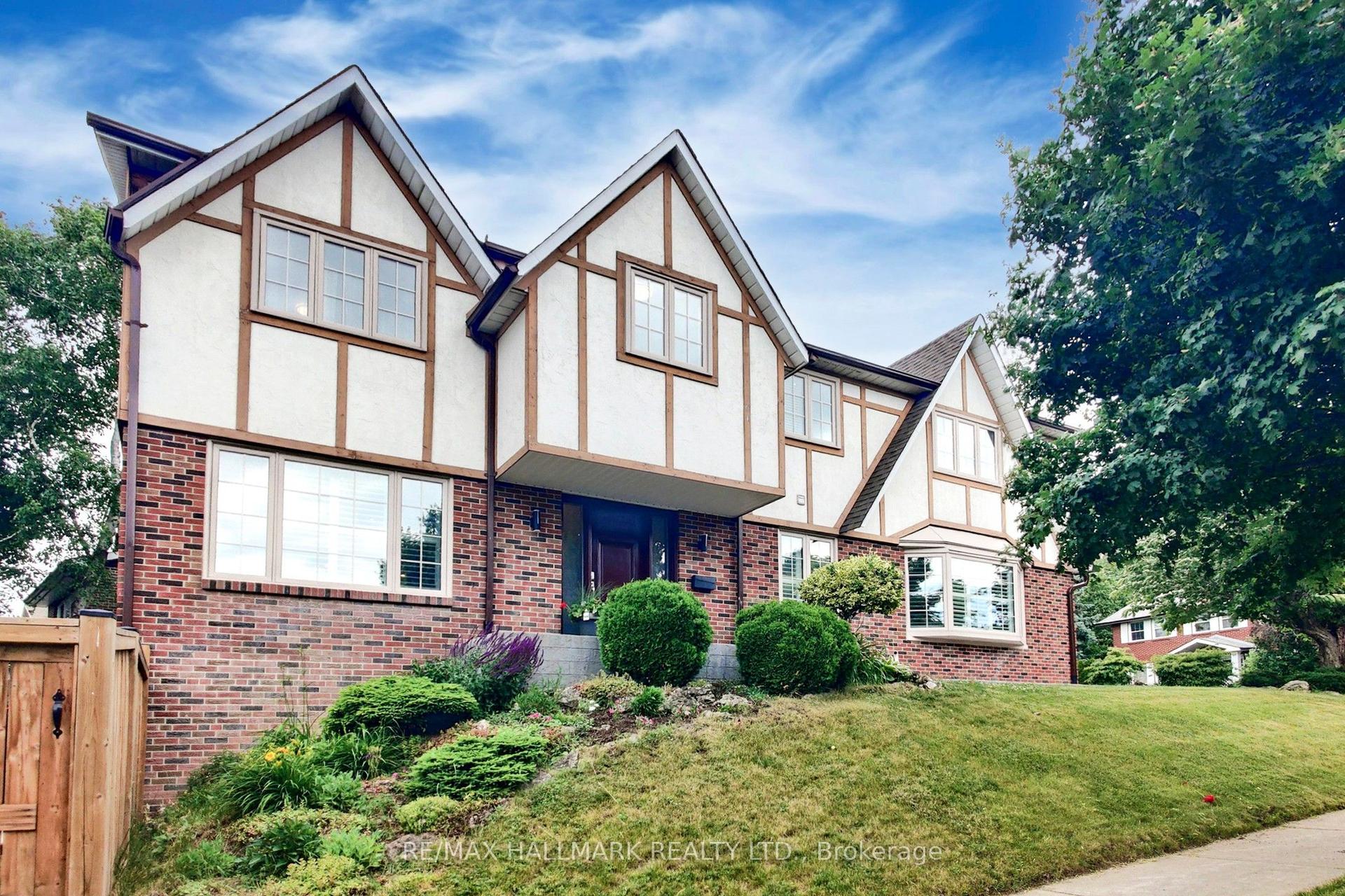 2 Butterfield Drive — photo 1